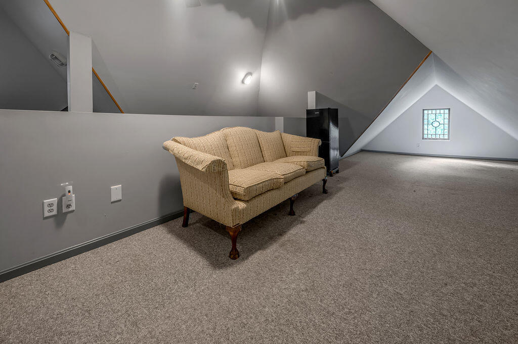 668 Elsmere Park Property Photo 23