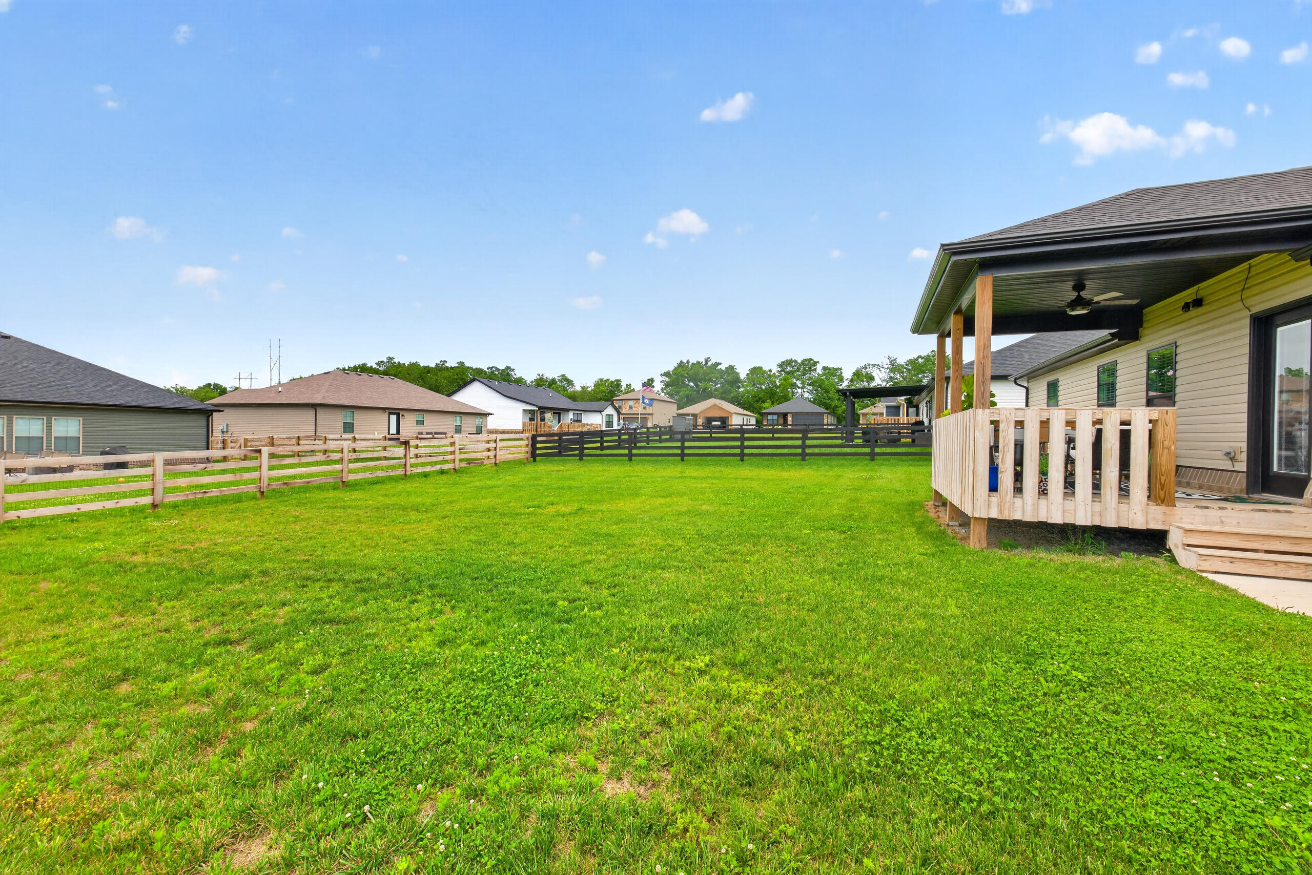 732 Yellowstone Trail Property Photo 26
