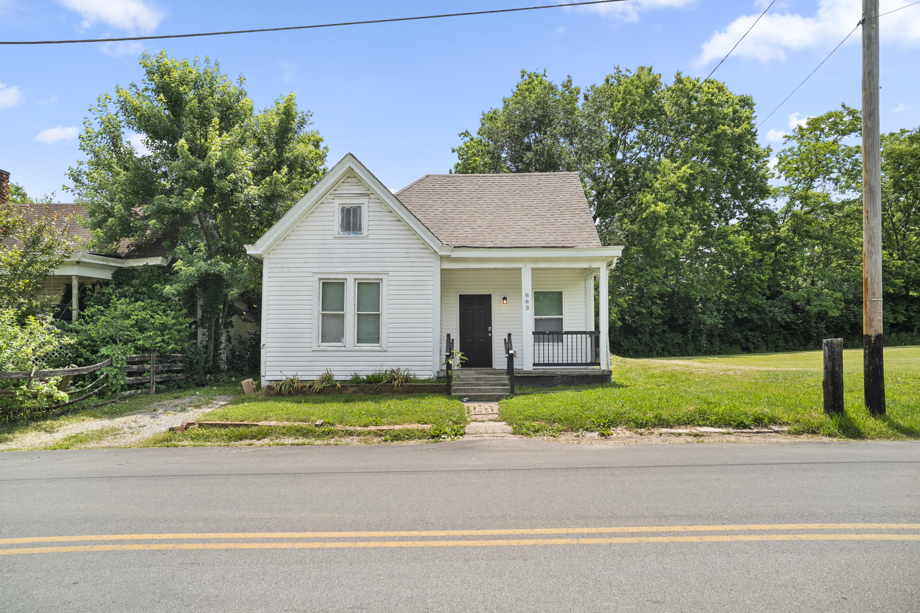 863 E Main Street