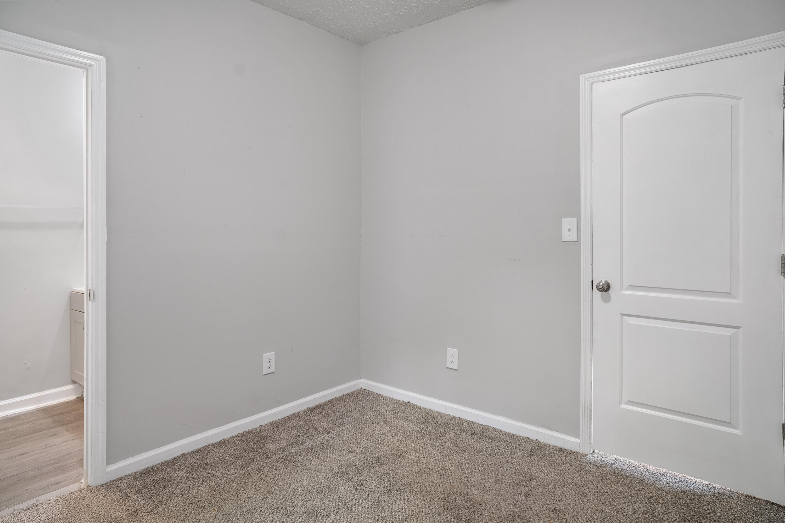 863 E Main Street Property Photo 11