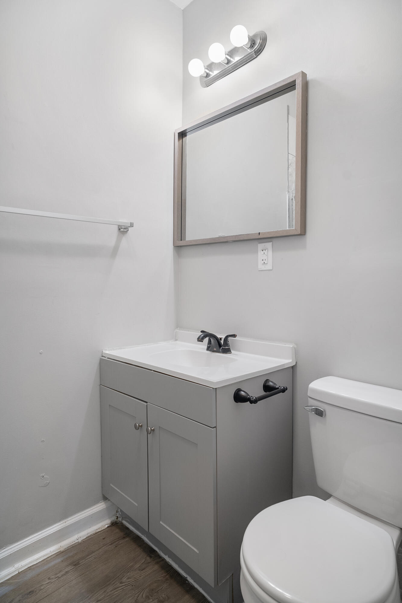 863 E Main Street Property Photo 13
