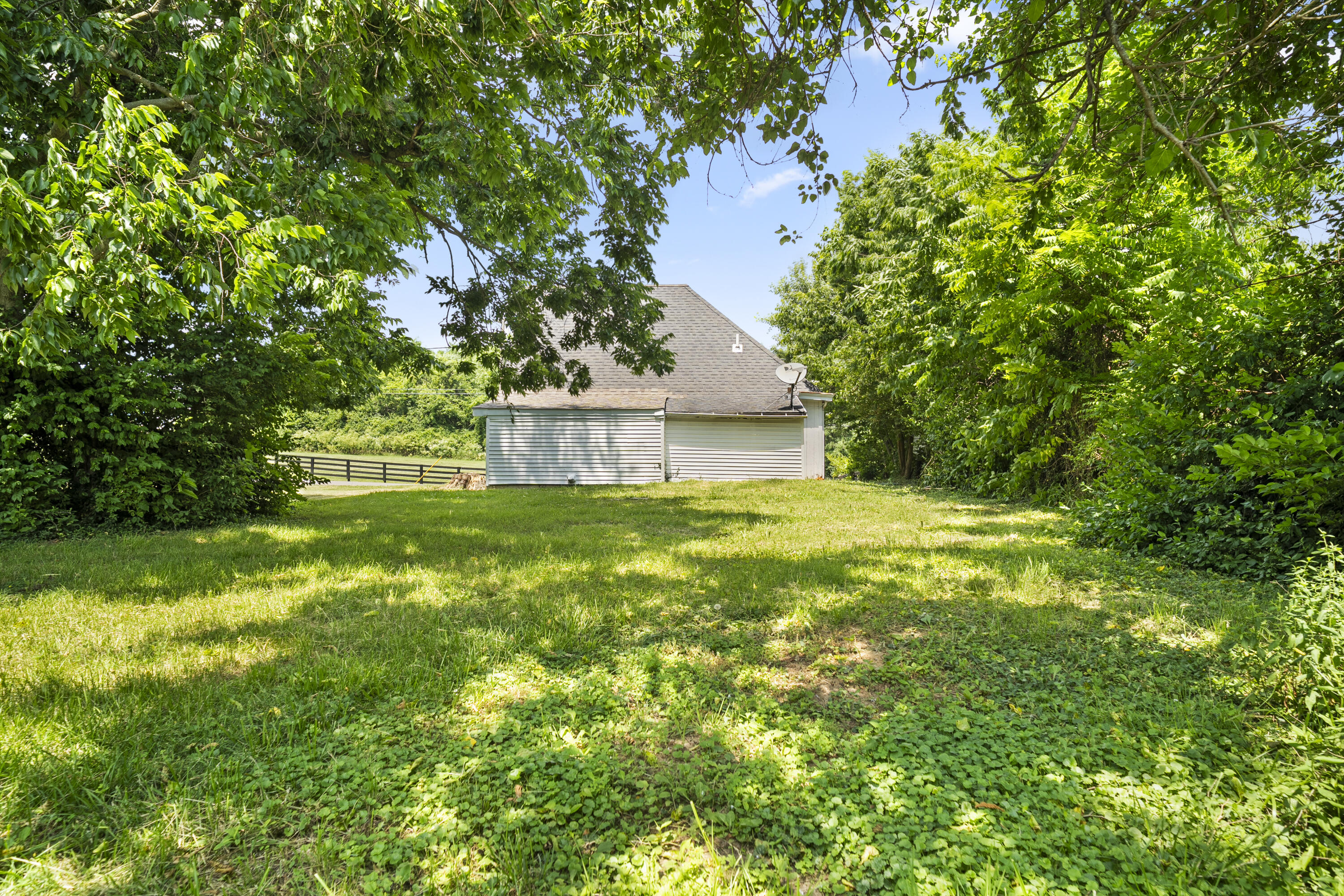 863 E Main Street Property Photo 25