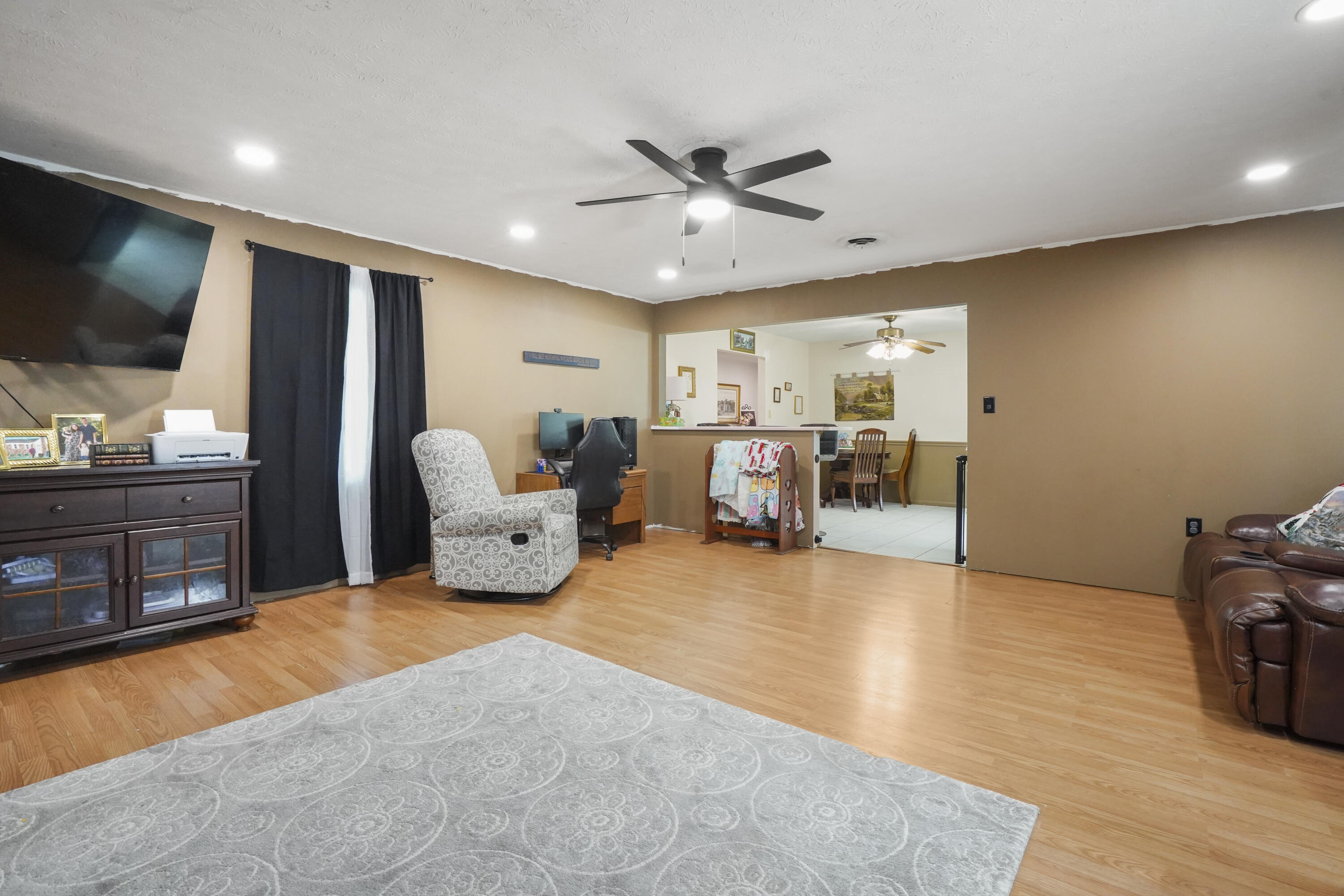 208 Auburn Avenue Property Photo 9