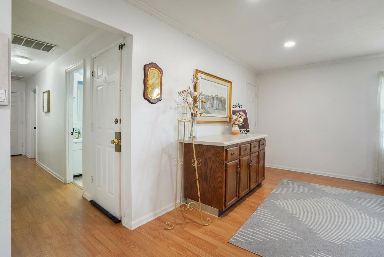 208 Auburn Avenue Property Photo 23