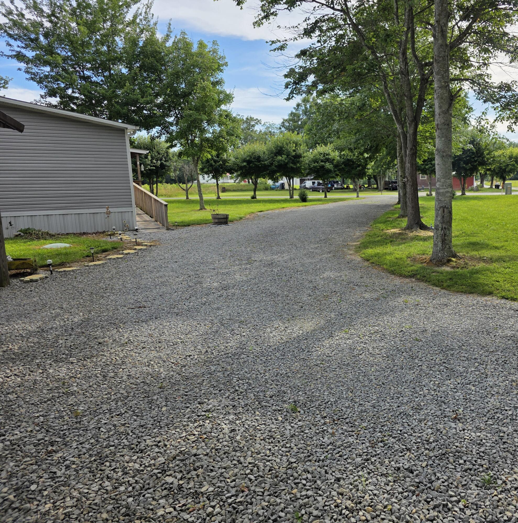 323 Mcqueary Road Property Photo 3
