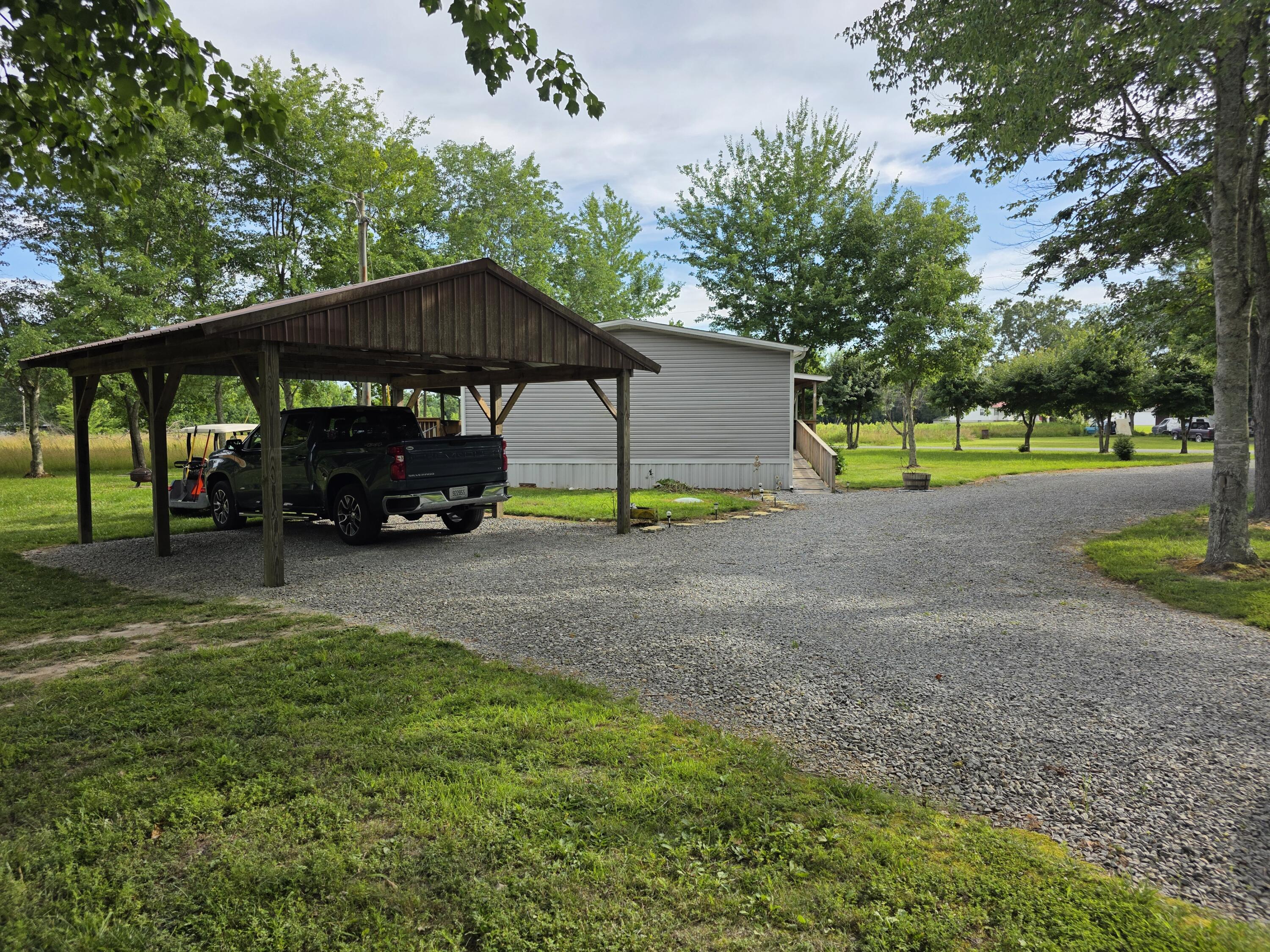 323 Mcqueary Road Property Photo 4