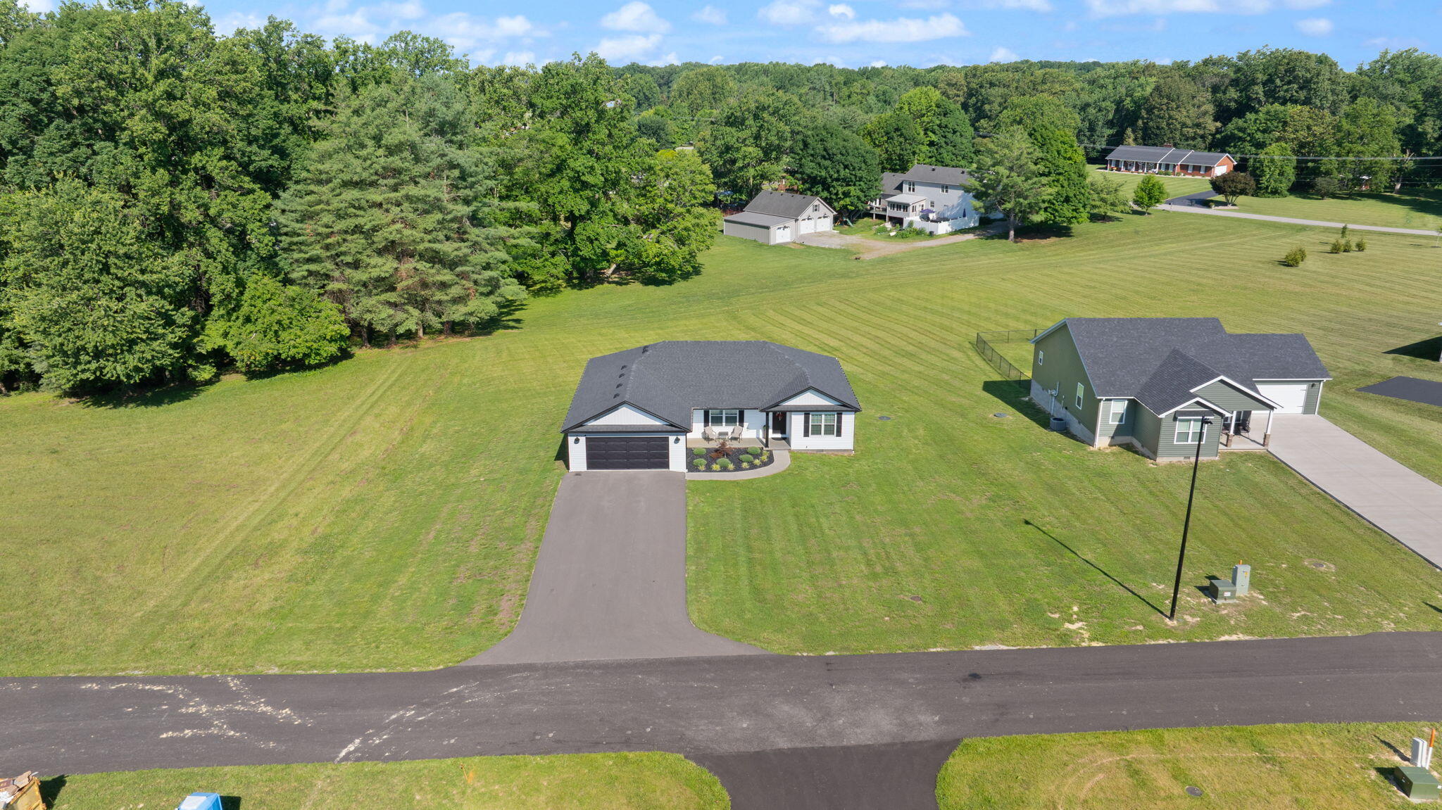 98 Deerview Lane Property Photo 3