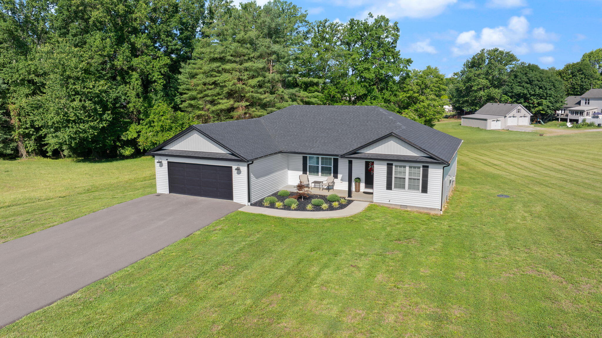 98 Deerview Lane Property Photo 35