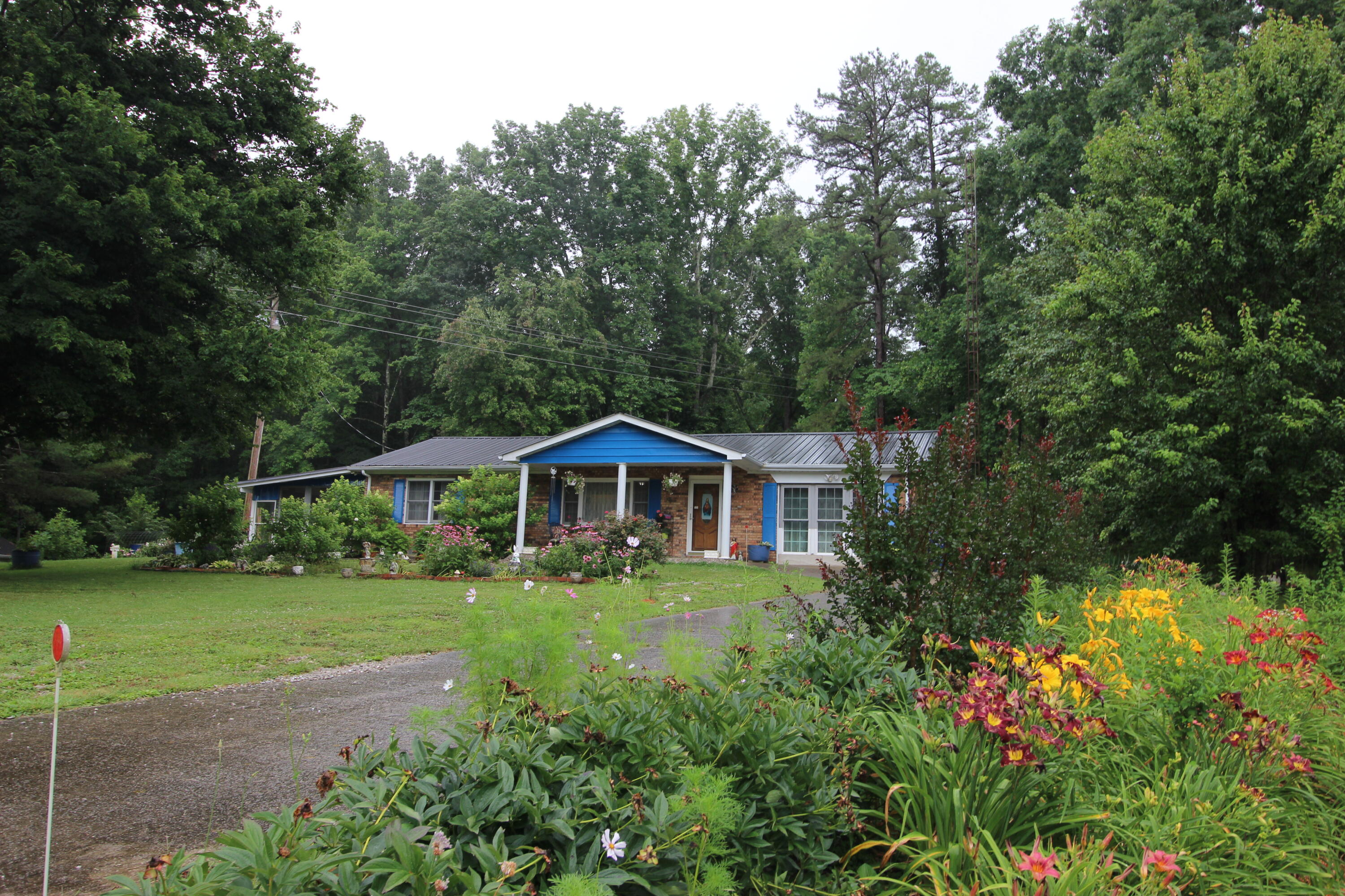4590 Kentucky 90 Property Photo 2
