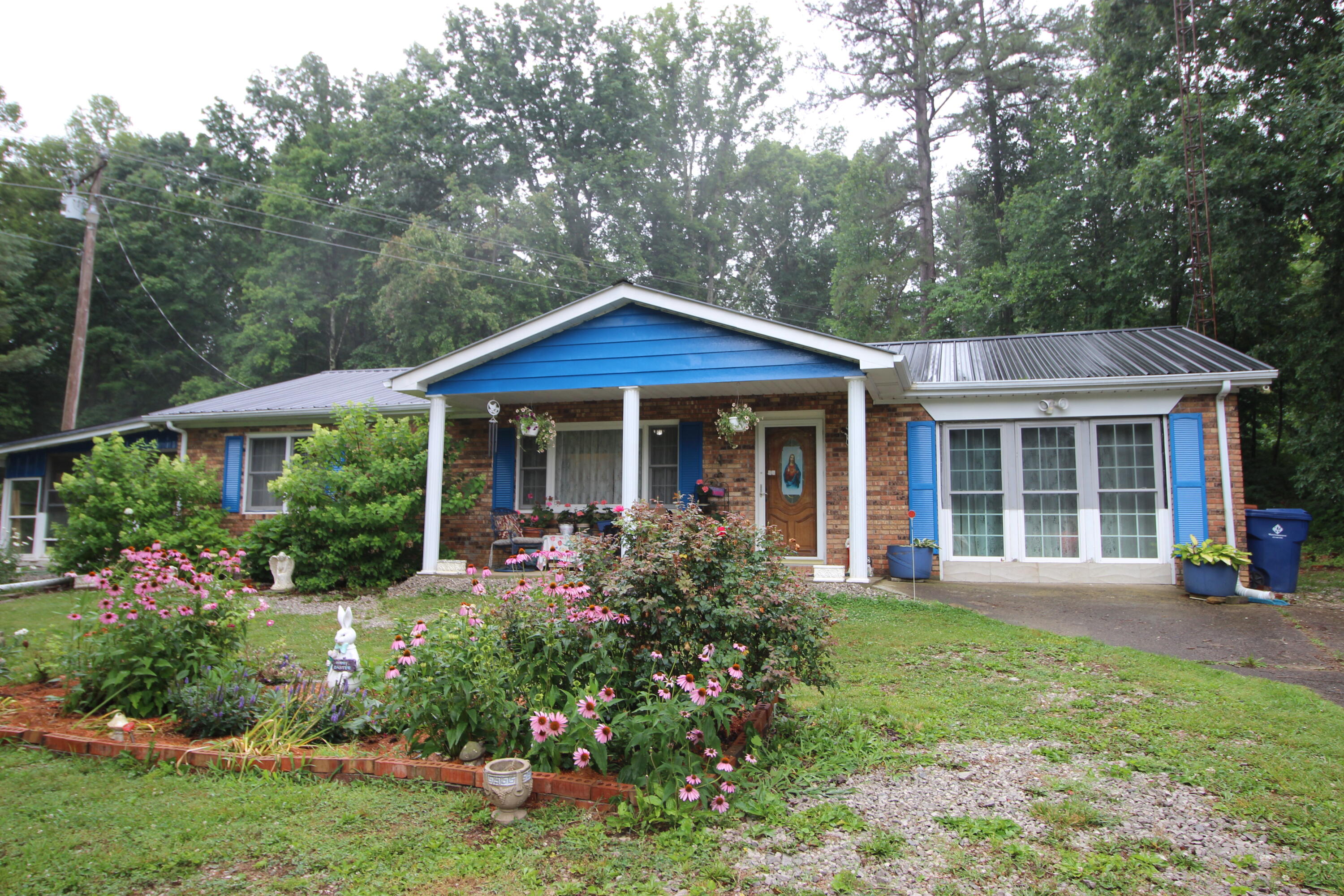 4590 Kentucky 90 Property Photo 3