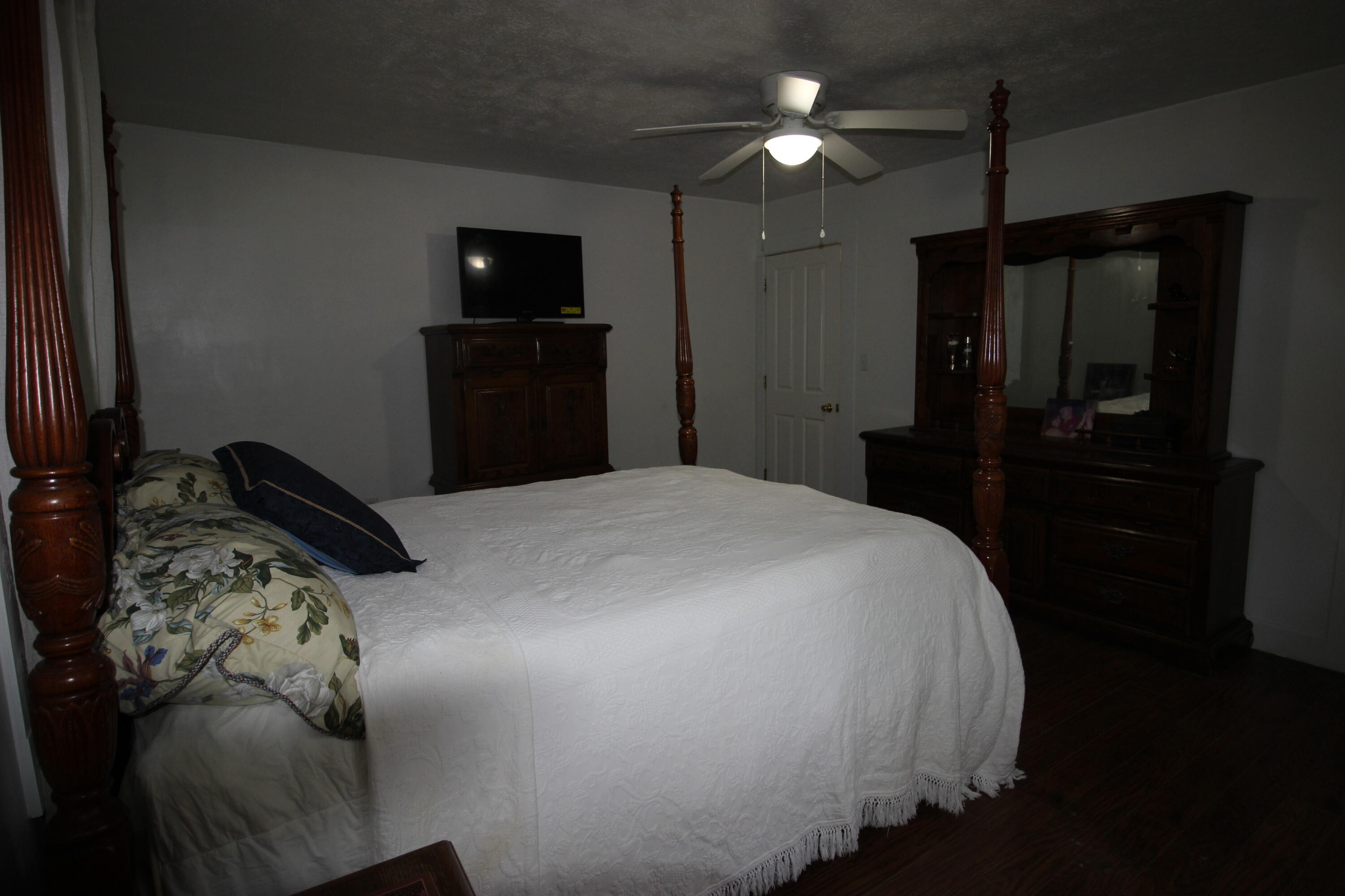 4590 Kentucky 90 Property Photo 10