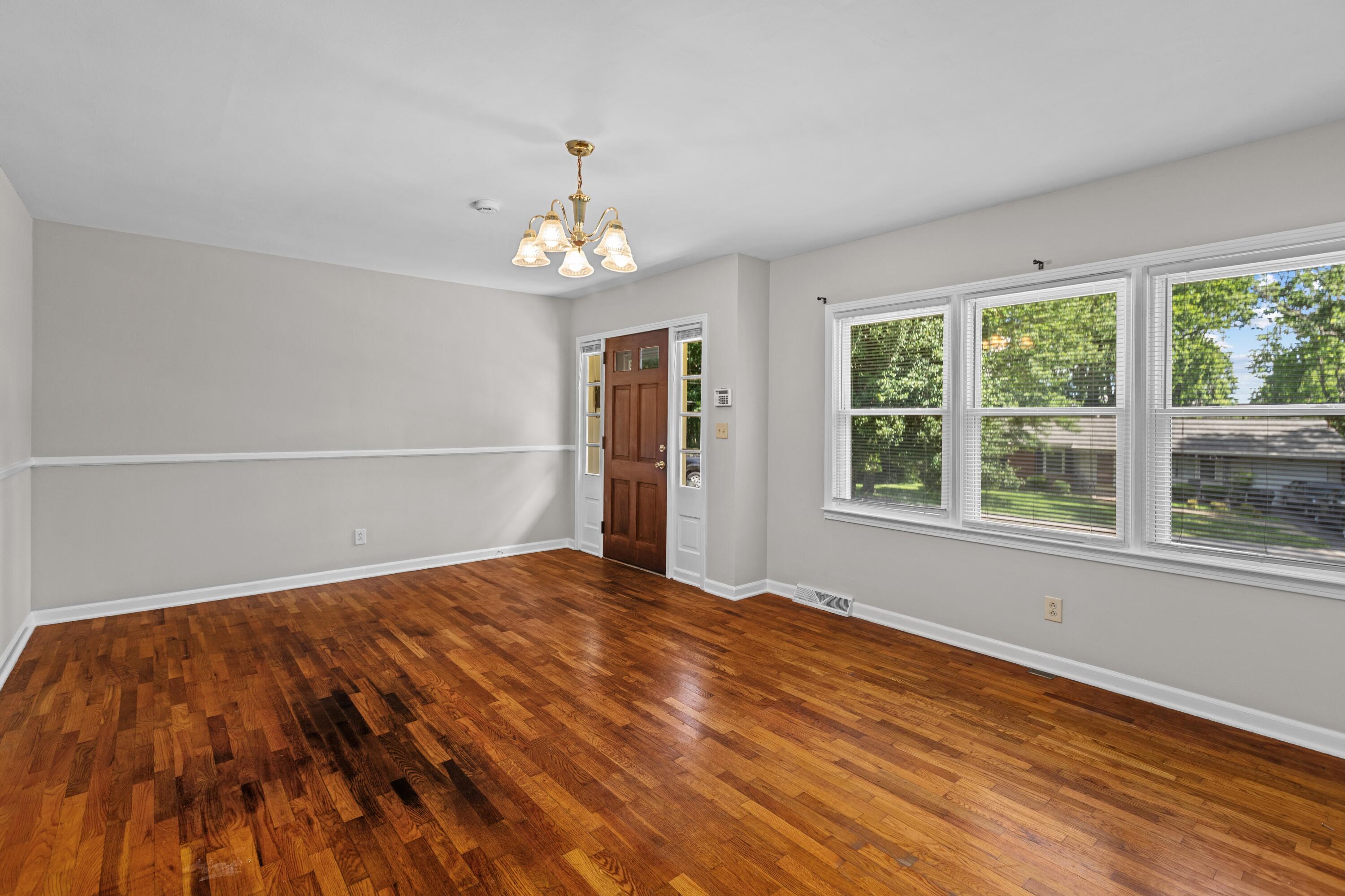 111 Pinehurst Drive Property Photo 4