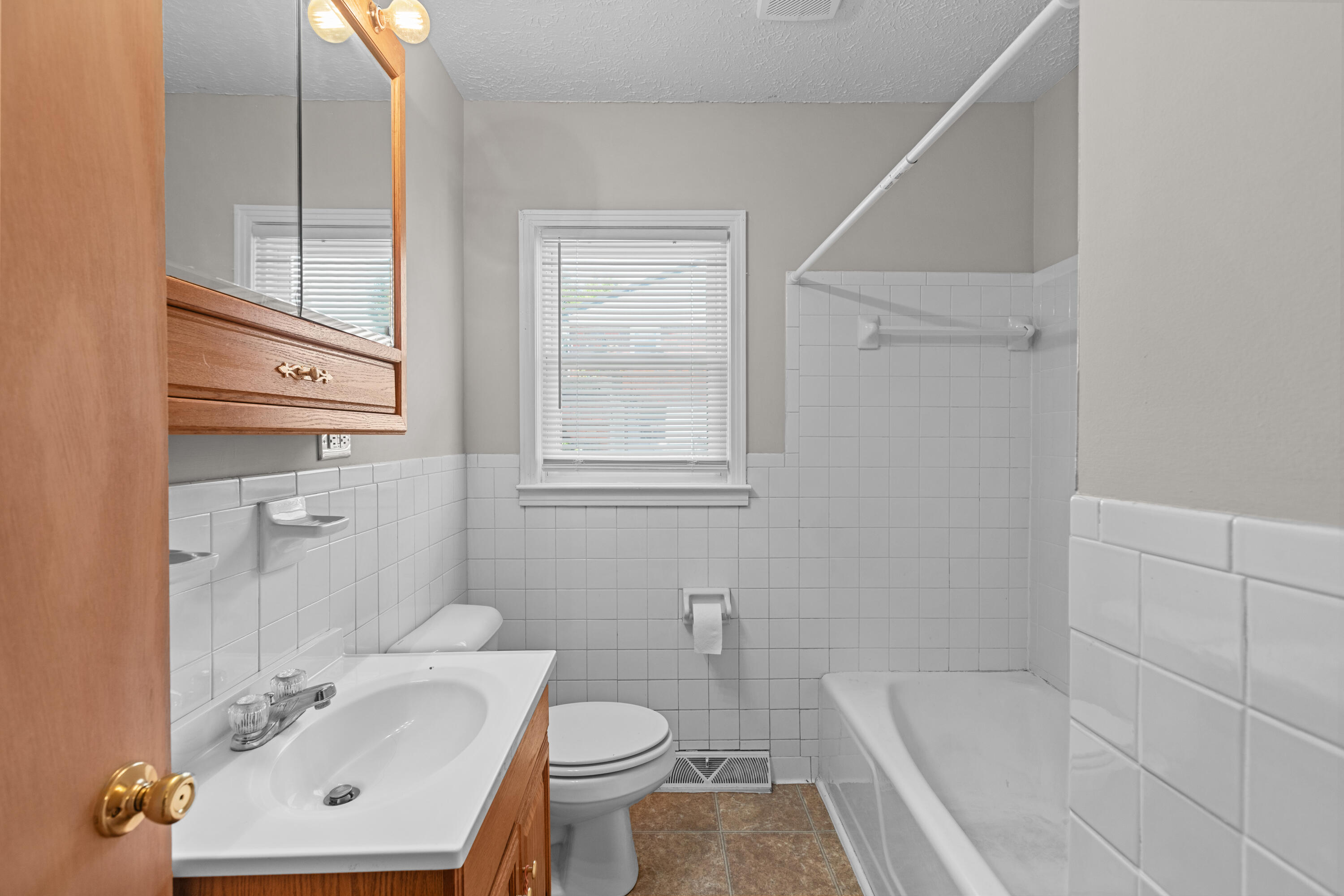 111 Pinehurst Drive Property Photo 8