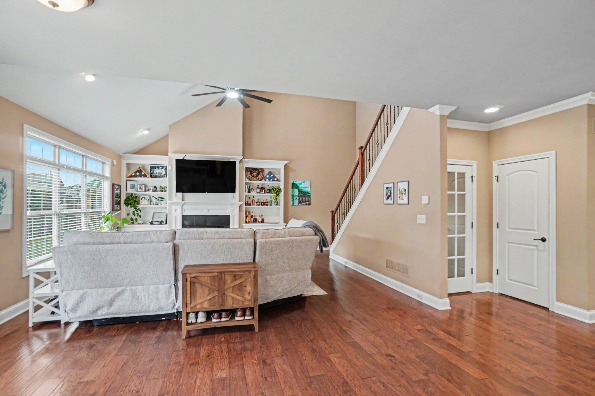 1748 Sandhurst Cove Property Photo 4