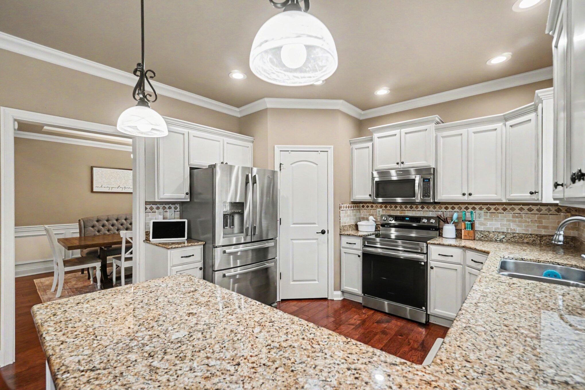 1748 Sandhurst Cove Property Photo 16