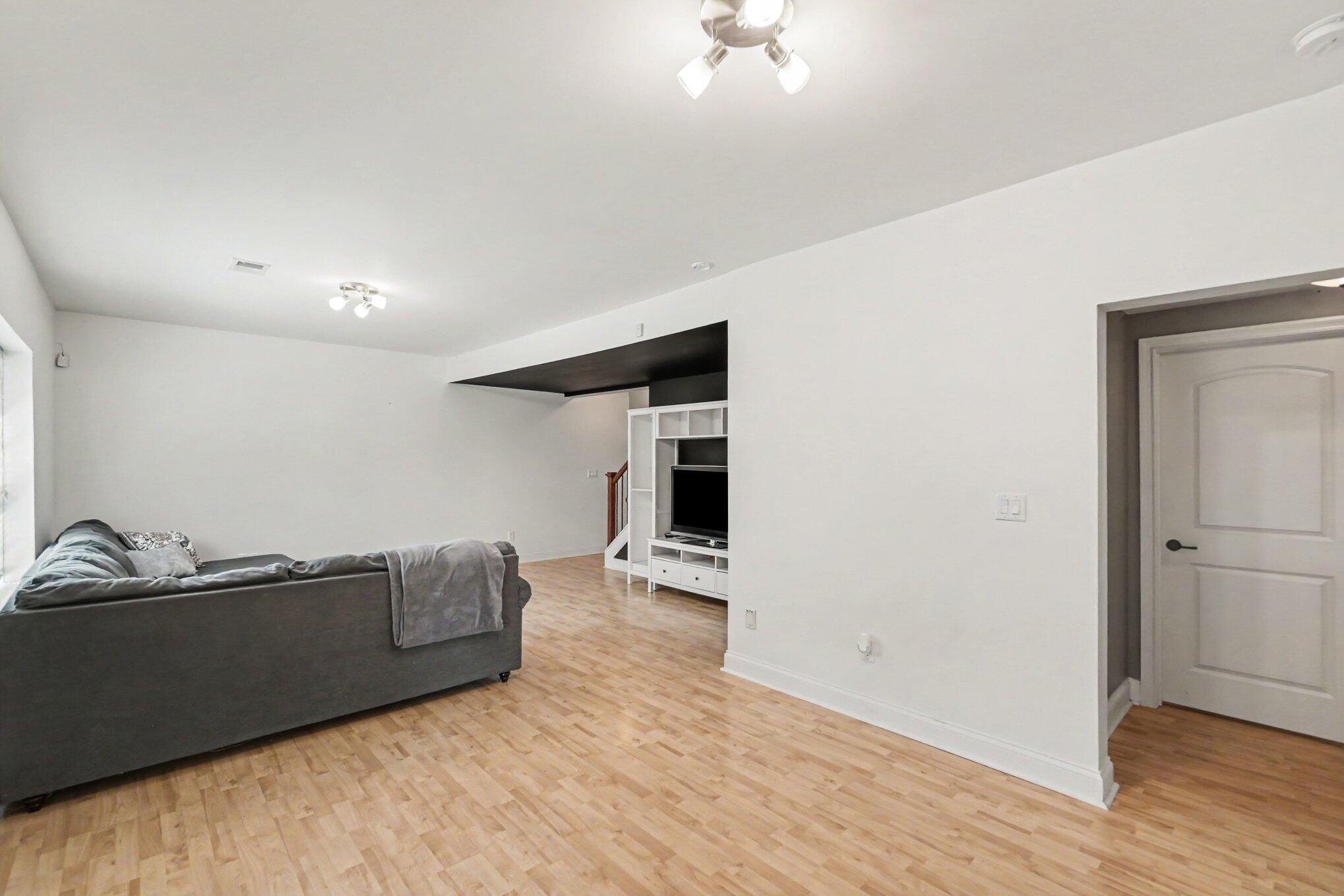 1748 Sandhurst Cove Property Photo 32
