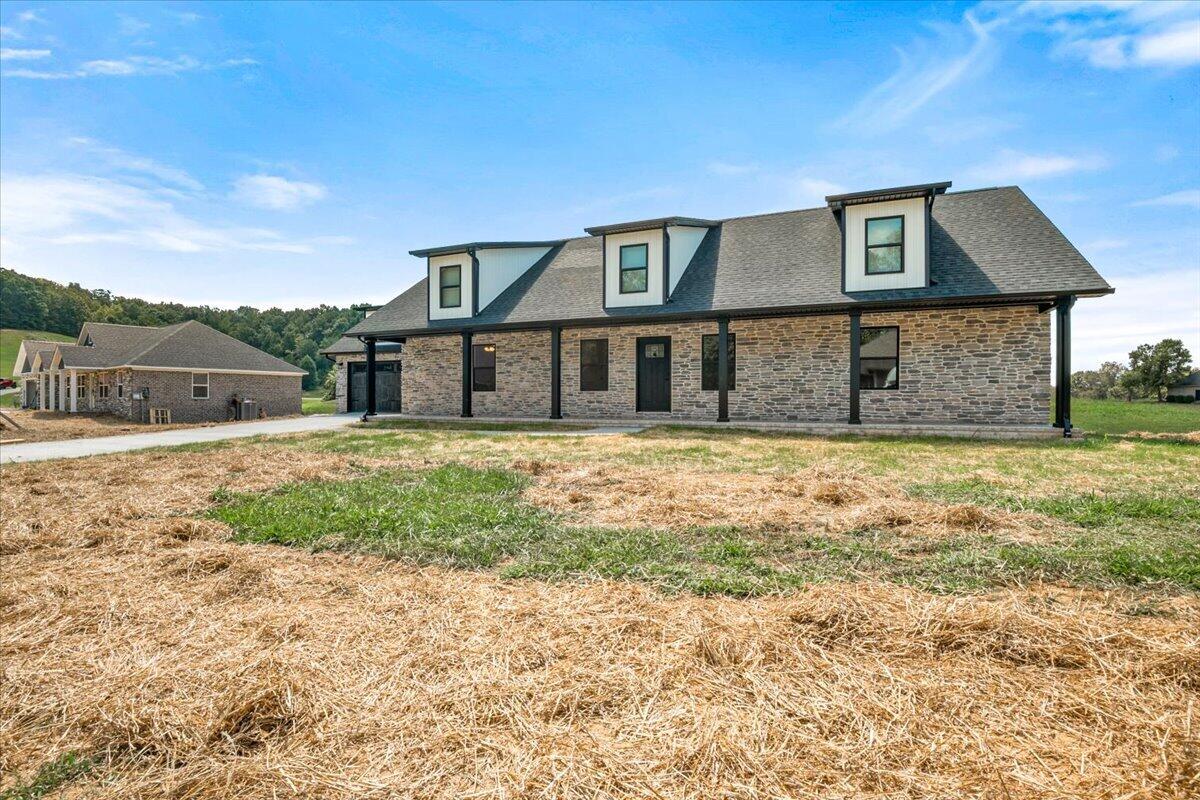 363 Madison Circle Property Photo 4