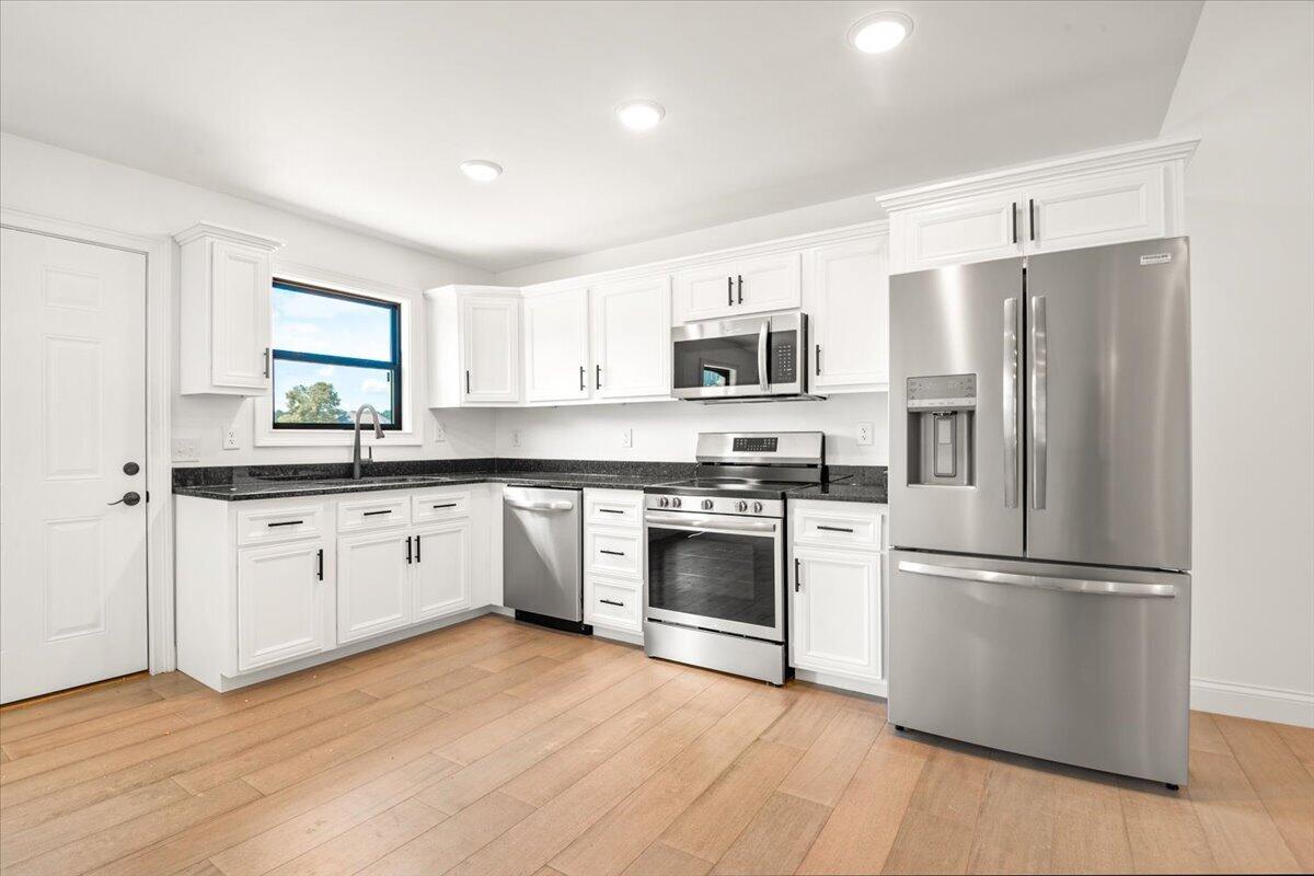 363 Madison Circle Property Photo 13