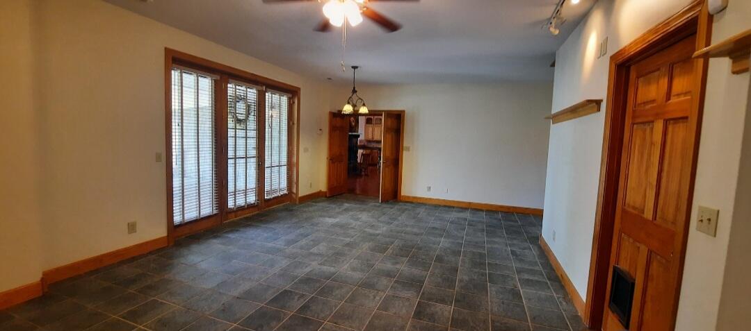 2619 County Farm Road Property Photo 32