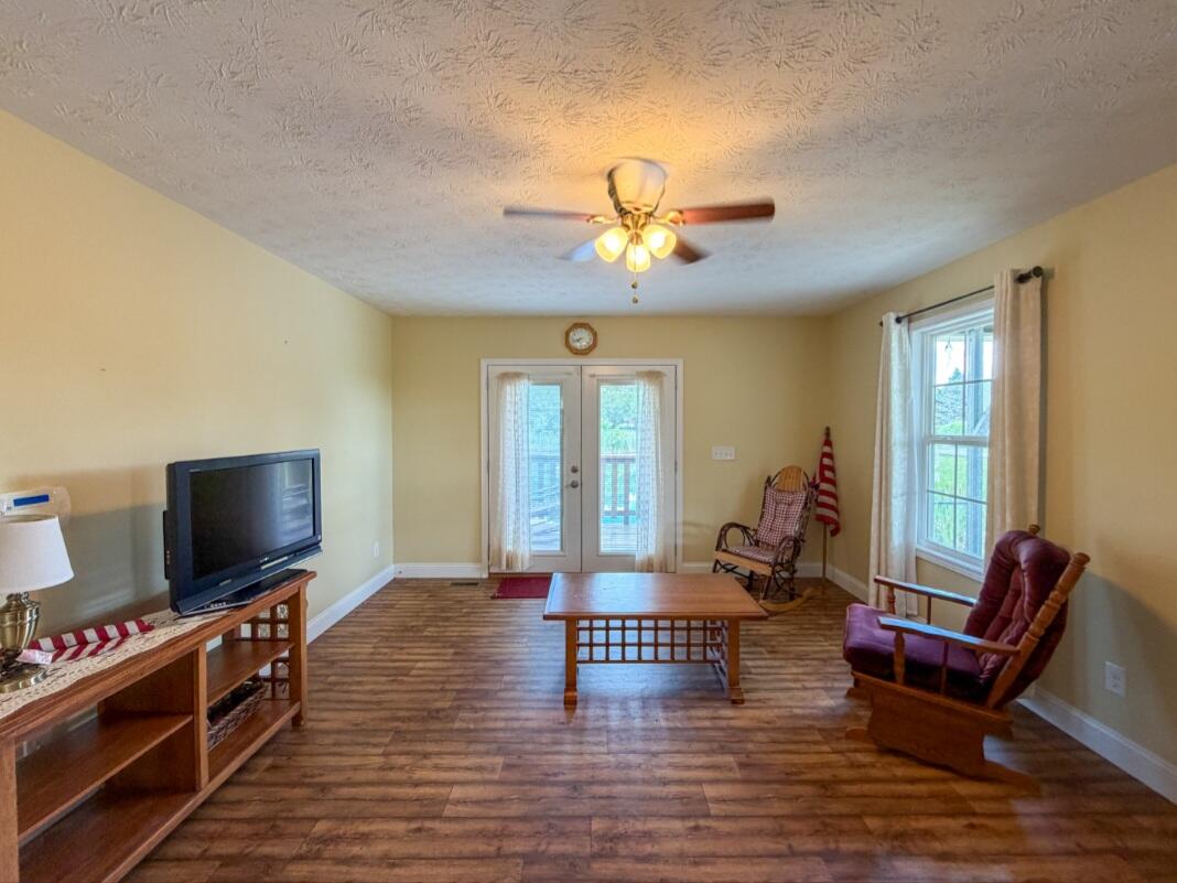 2619 County Farm Road Property Photo 40