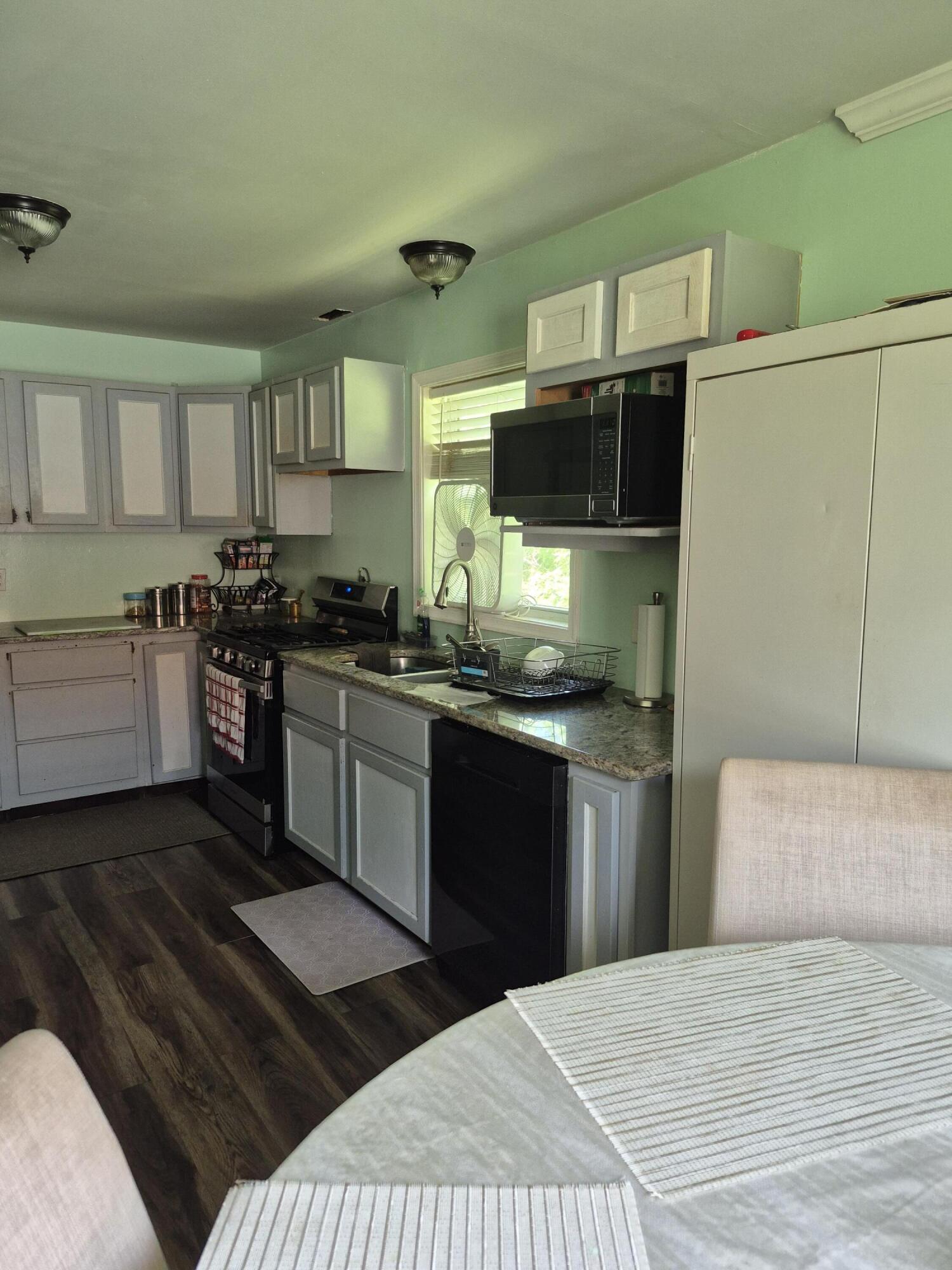 211 Treadway Drive Property Photo 8