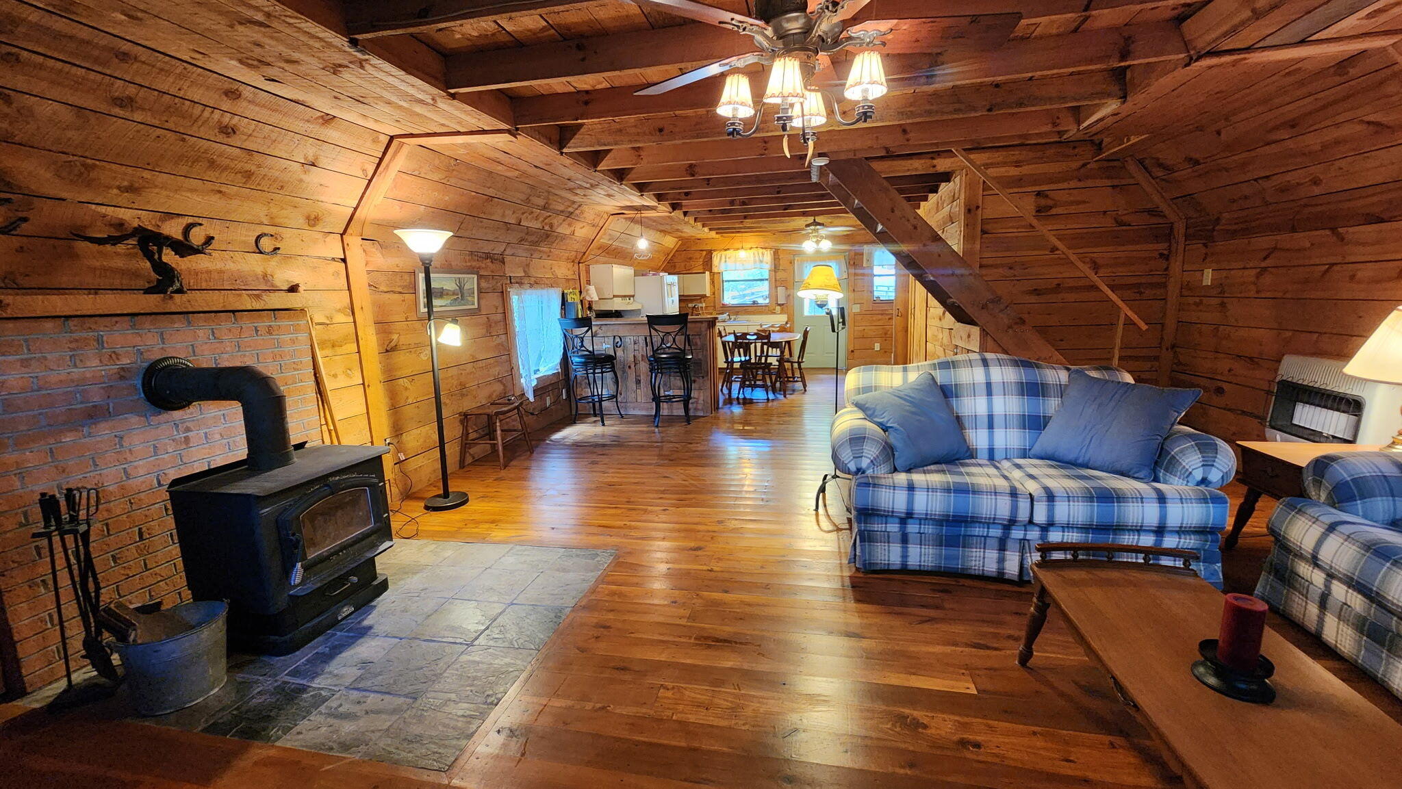 100 Cowboy Lane Property Photo 8