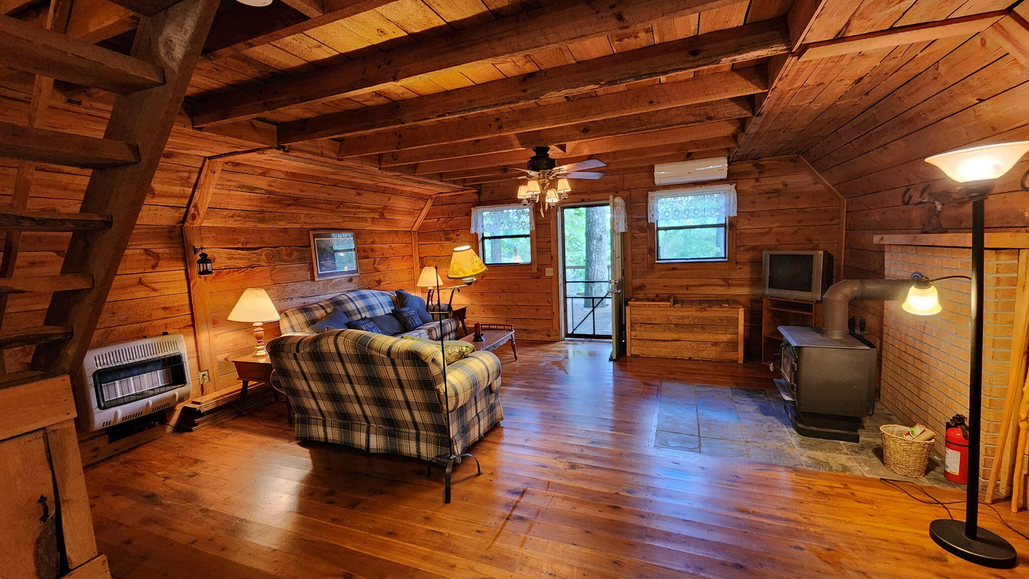 100 Cowboy Lane Property Photo 10
