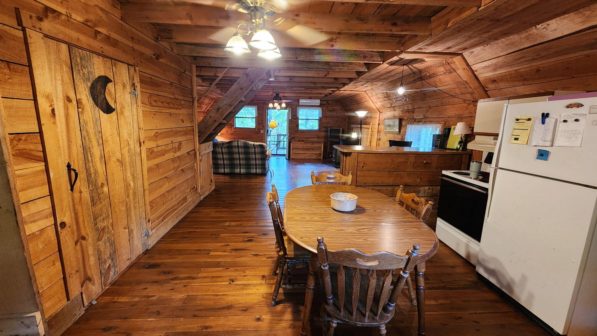 100 Cowboy Lane Property Photo 13