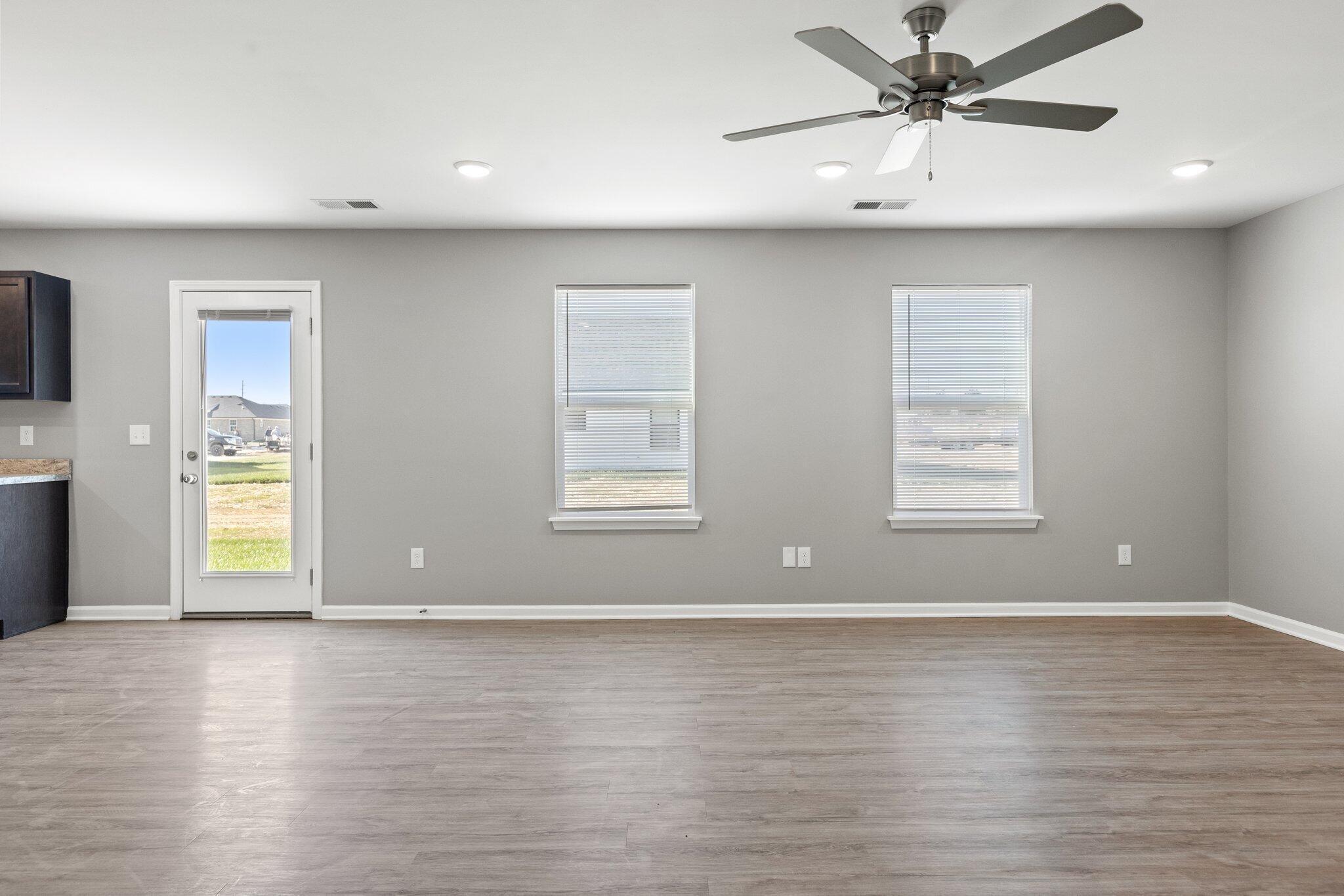 8084 Driftwood Loop Property Photo 9