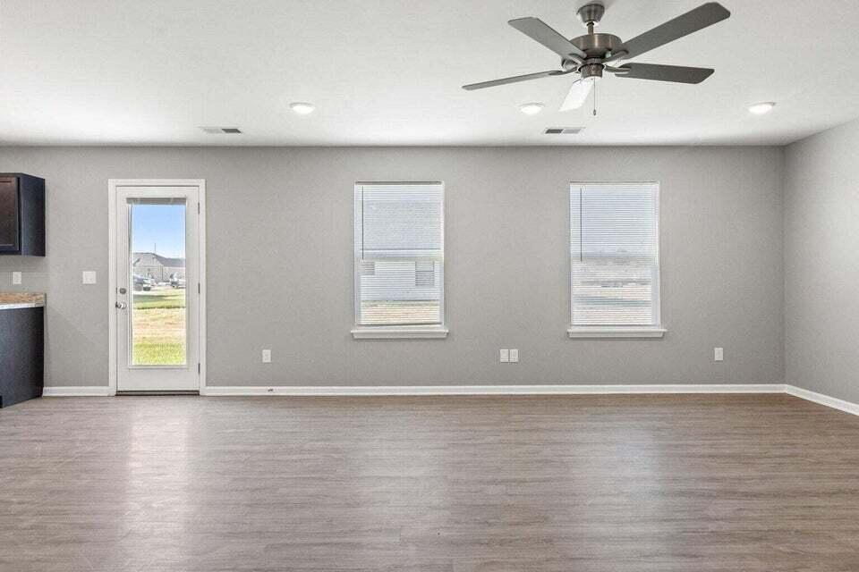 8157 Driftwood Loop Property Photo 18