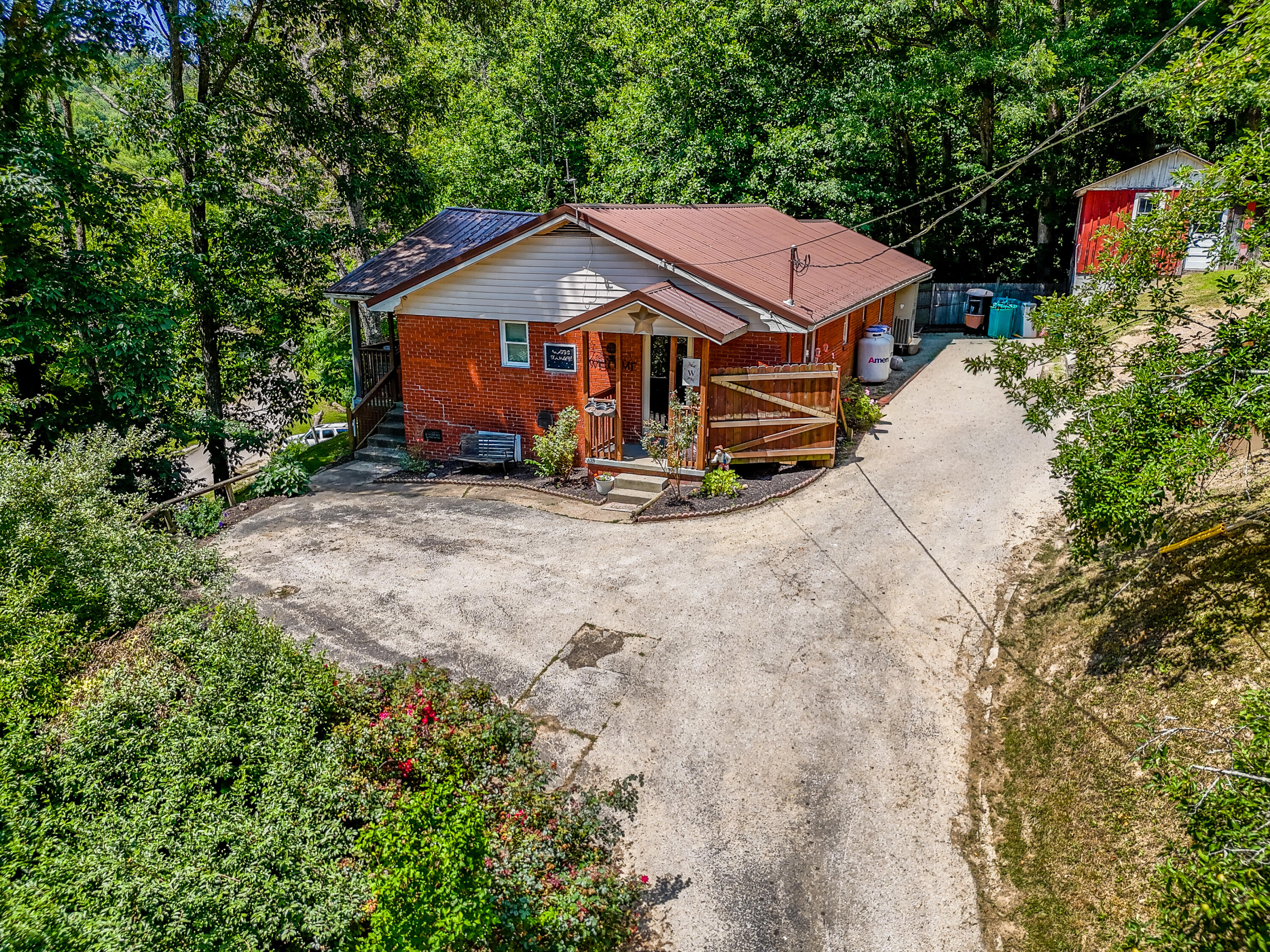 1845 Spaws Creek Property Photo 5