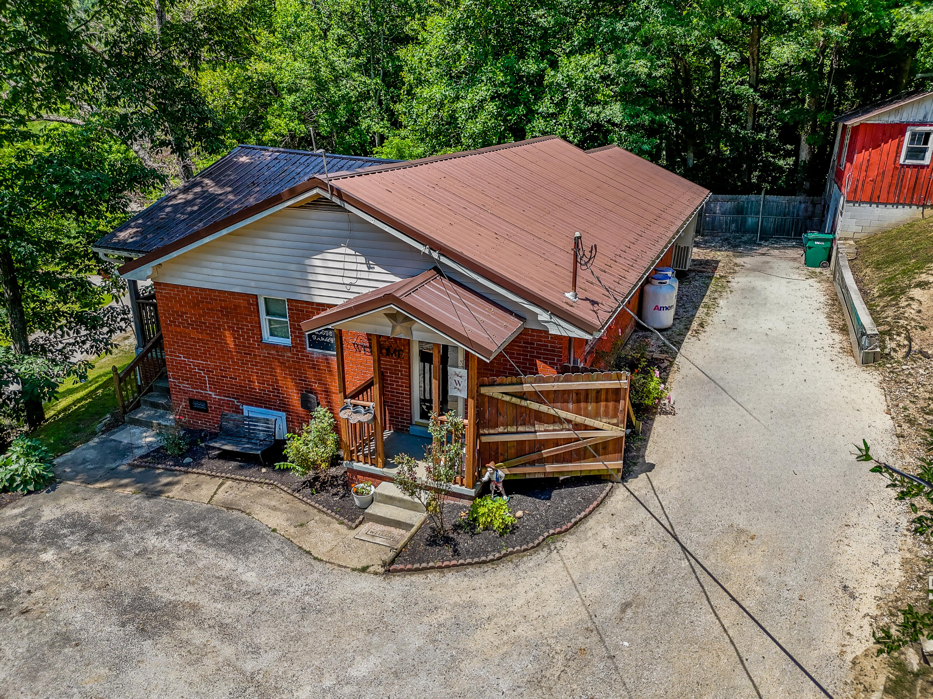 1845 Spaws Creek Property Photo 32