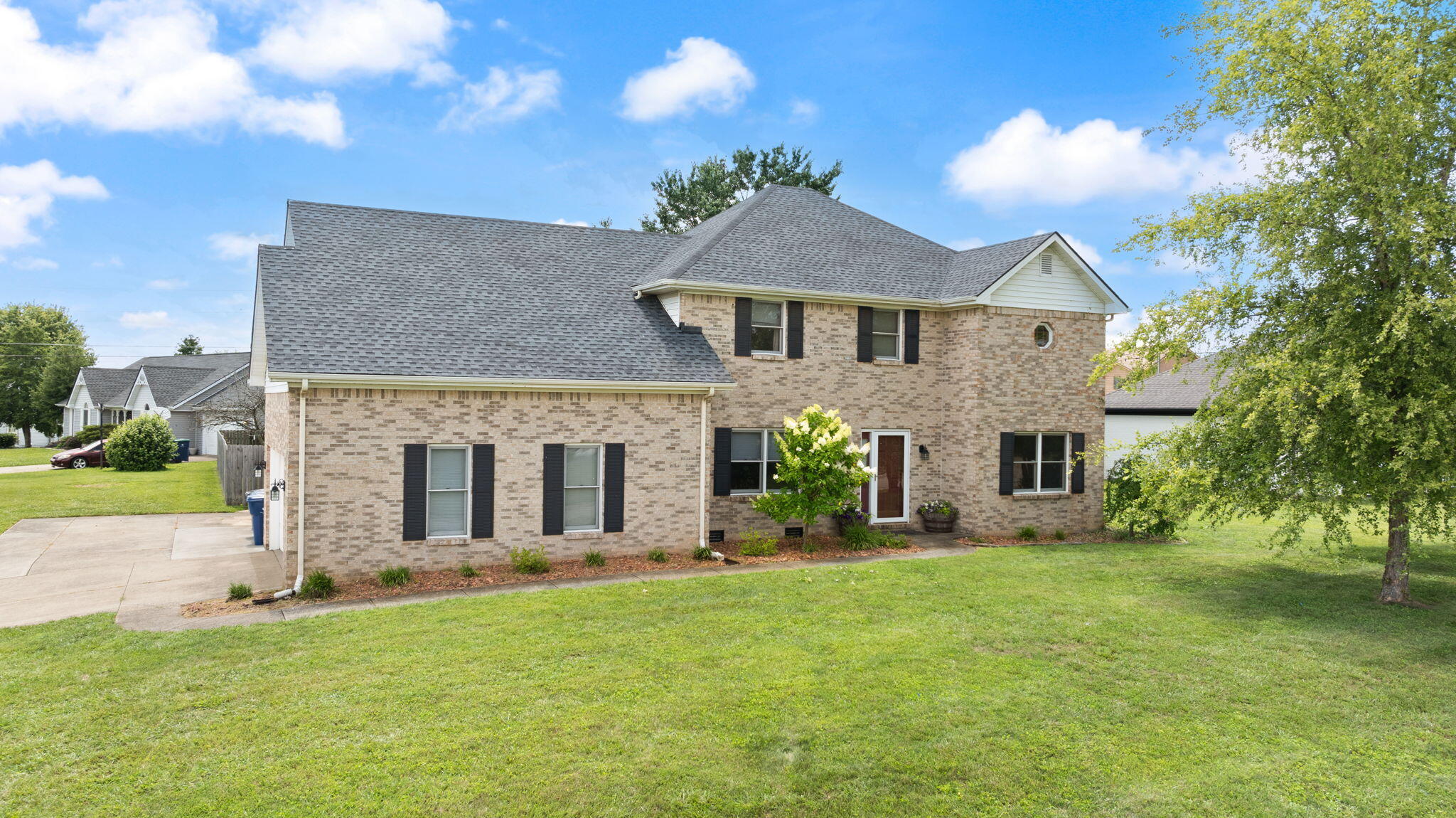 465 Summer Hill Drive Property Photo 4