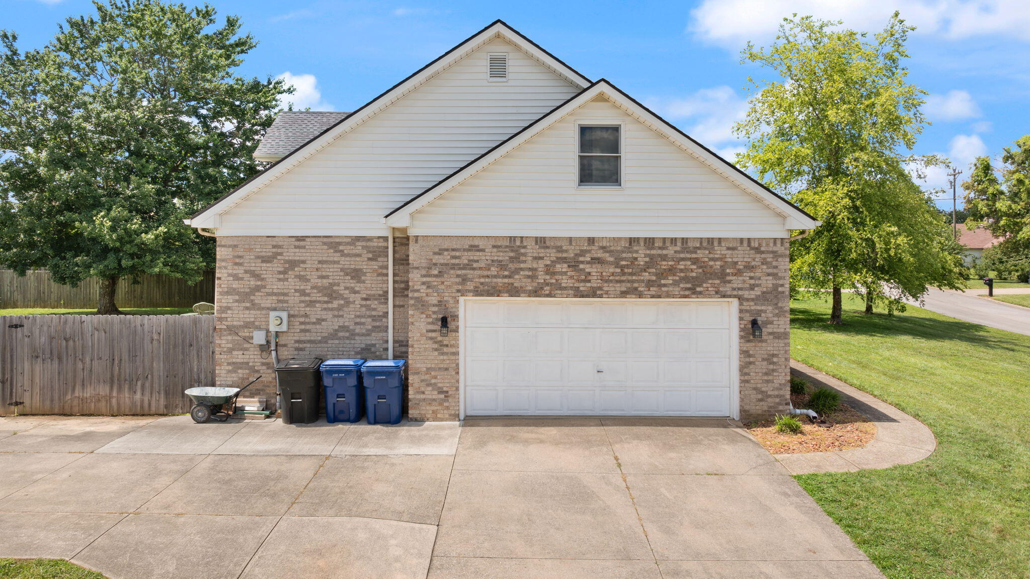 465 Summer Hill Drive Property Photo 14
