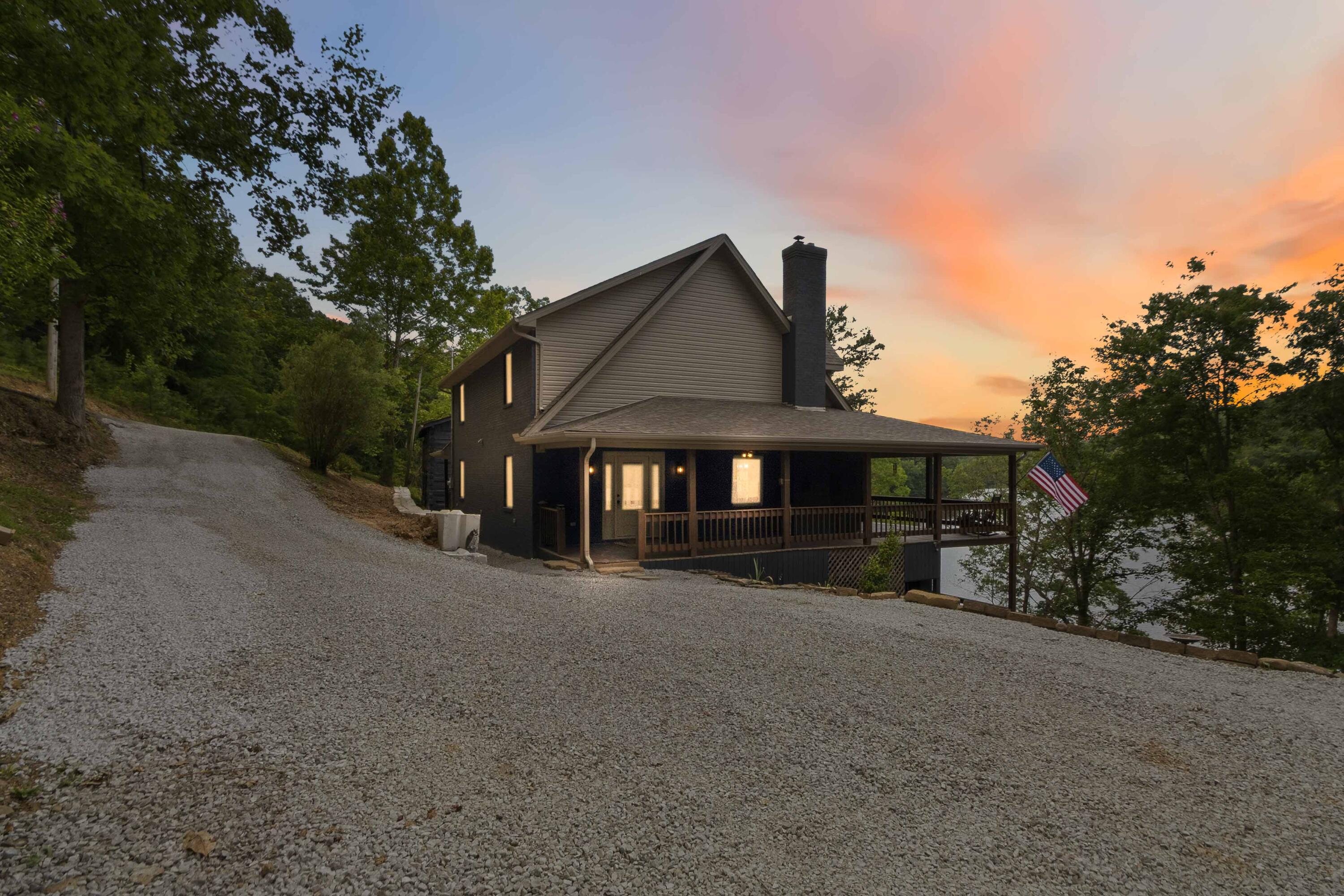 1464 Hawk Ridge Road Property Photo 6