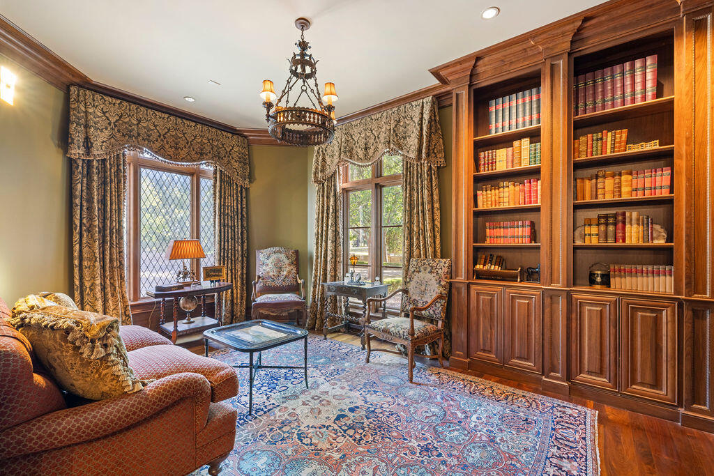 808 Oak Park Boulevard Property Photo 11