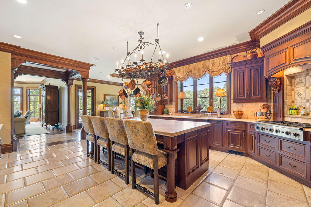 808 Oak Park Boulevard Property Photo 14