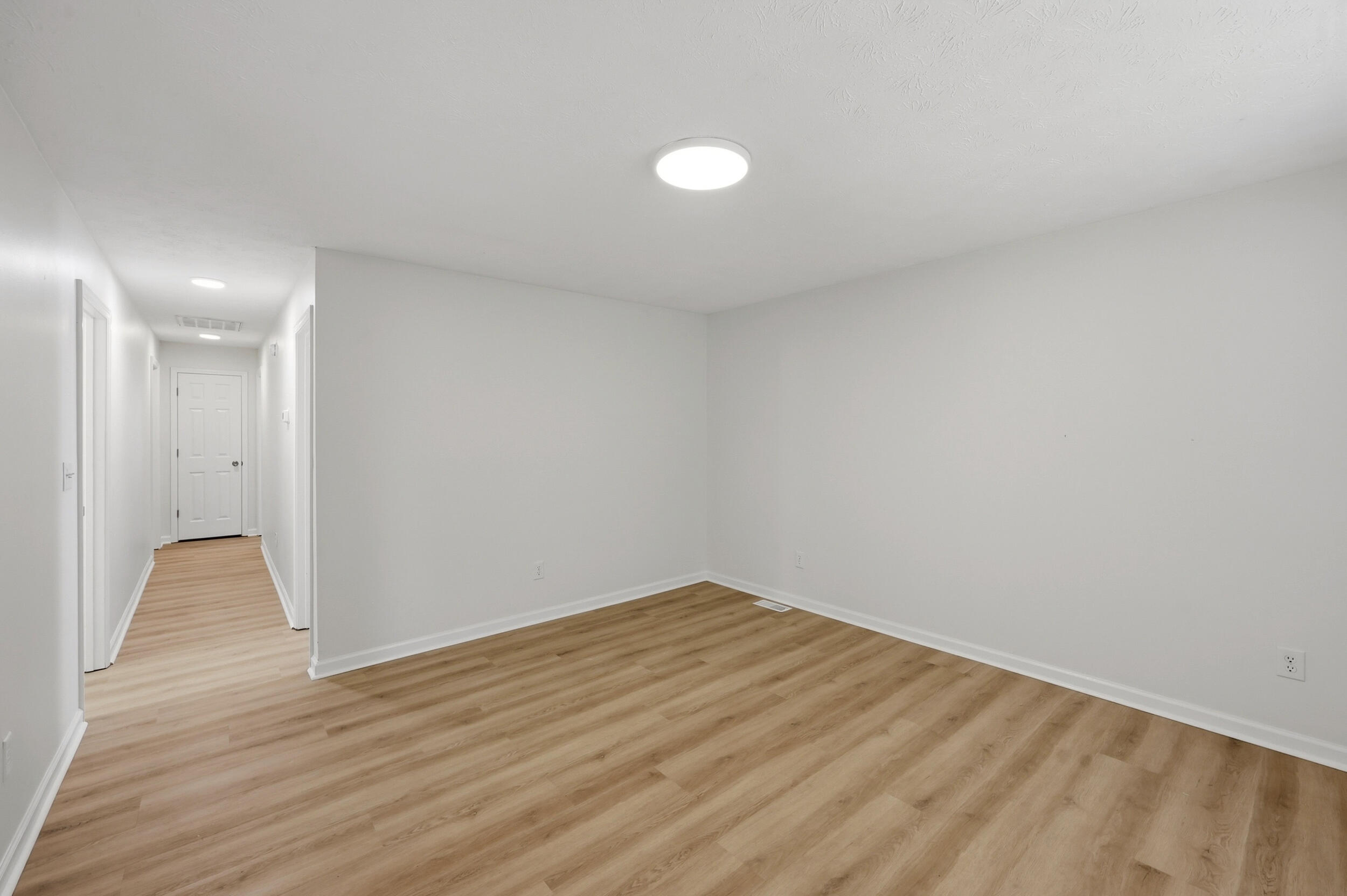 287 Young Street Property Photo 7