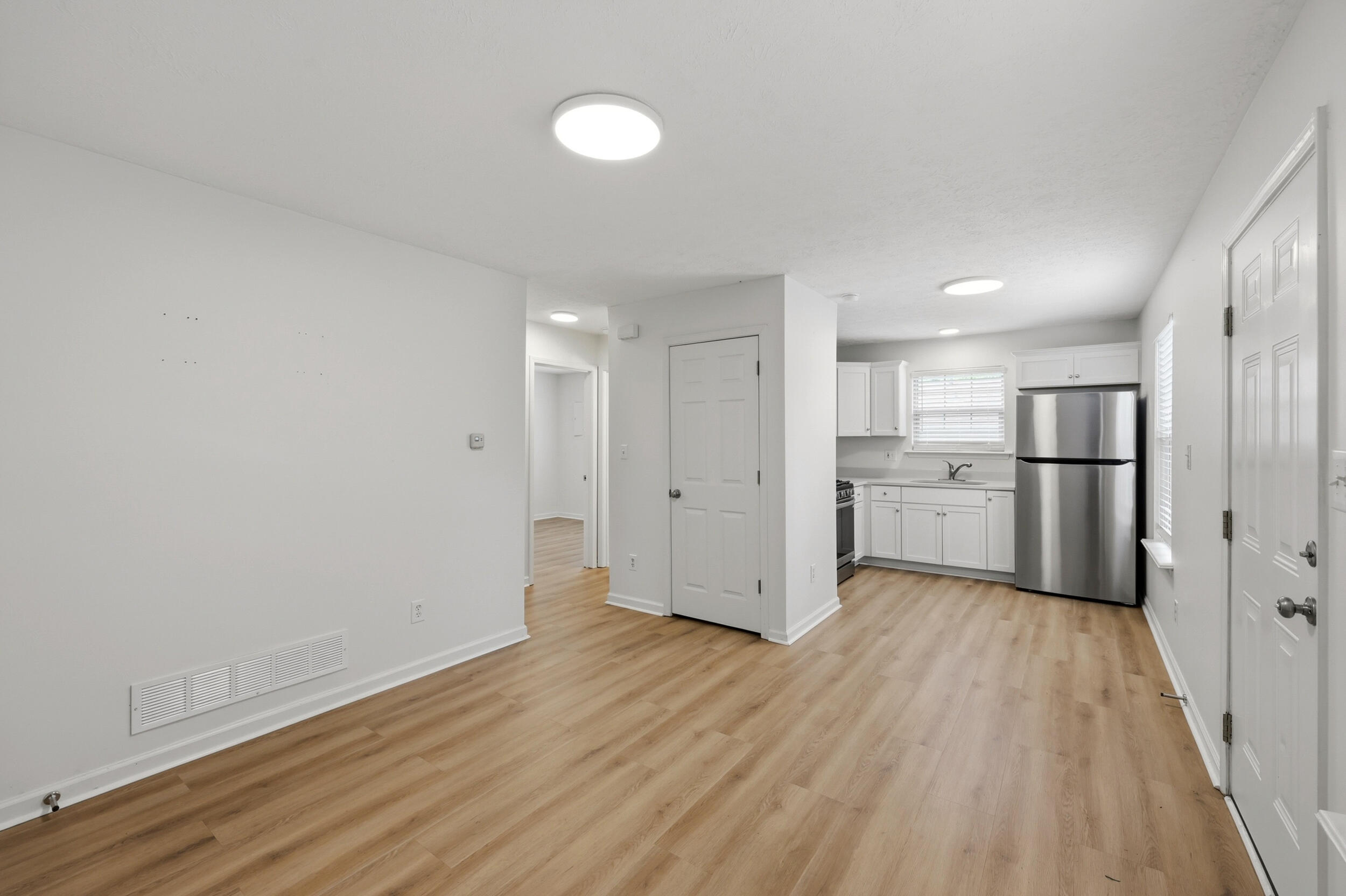 287 Young Street Property Photo 23