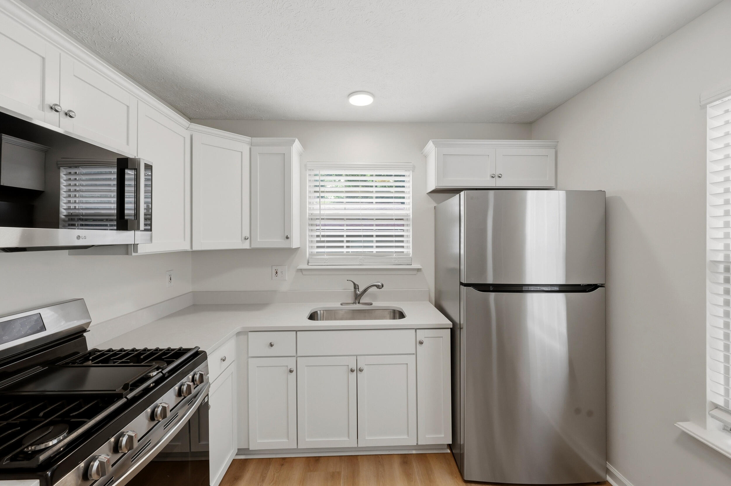 287 Young Street Property Photo 25