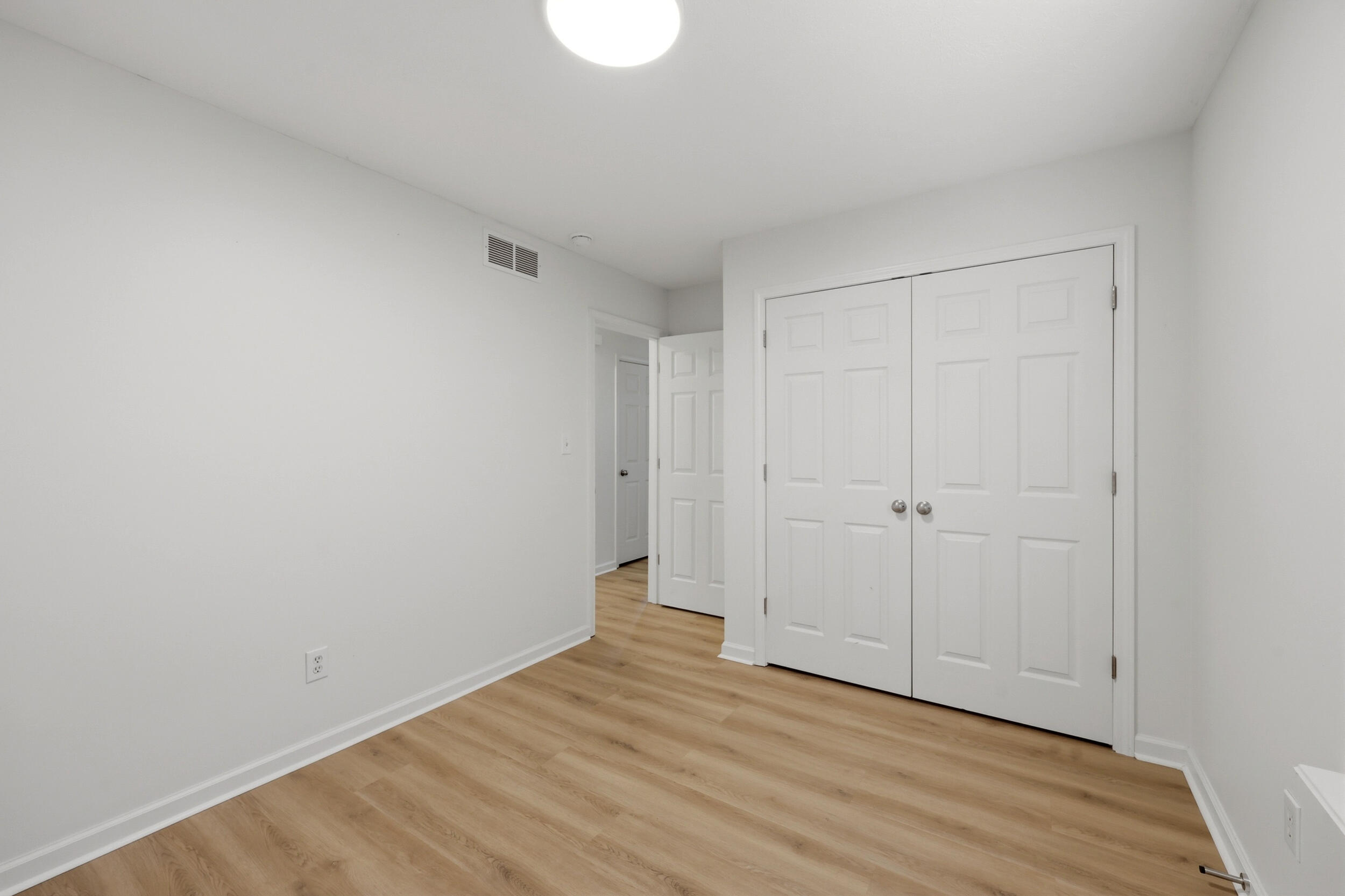 287 Young Street Property Photo 29