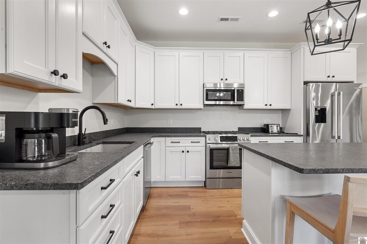 808 Eagle Rest Drive 2-b Property Photo 5