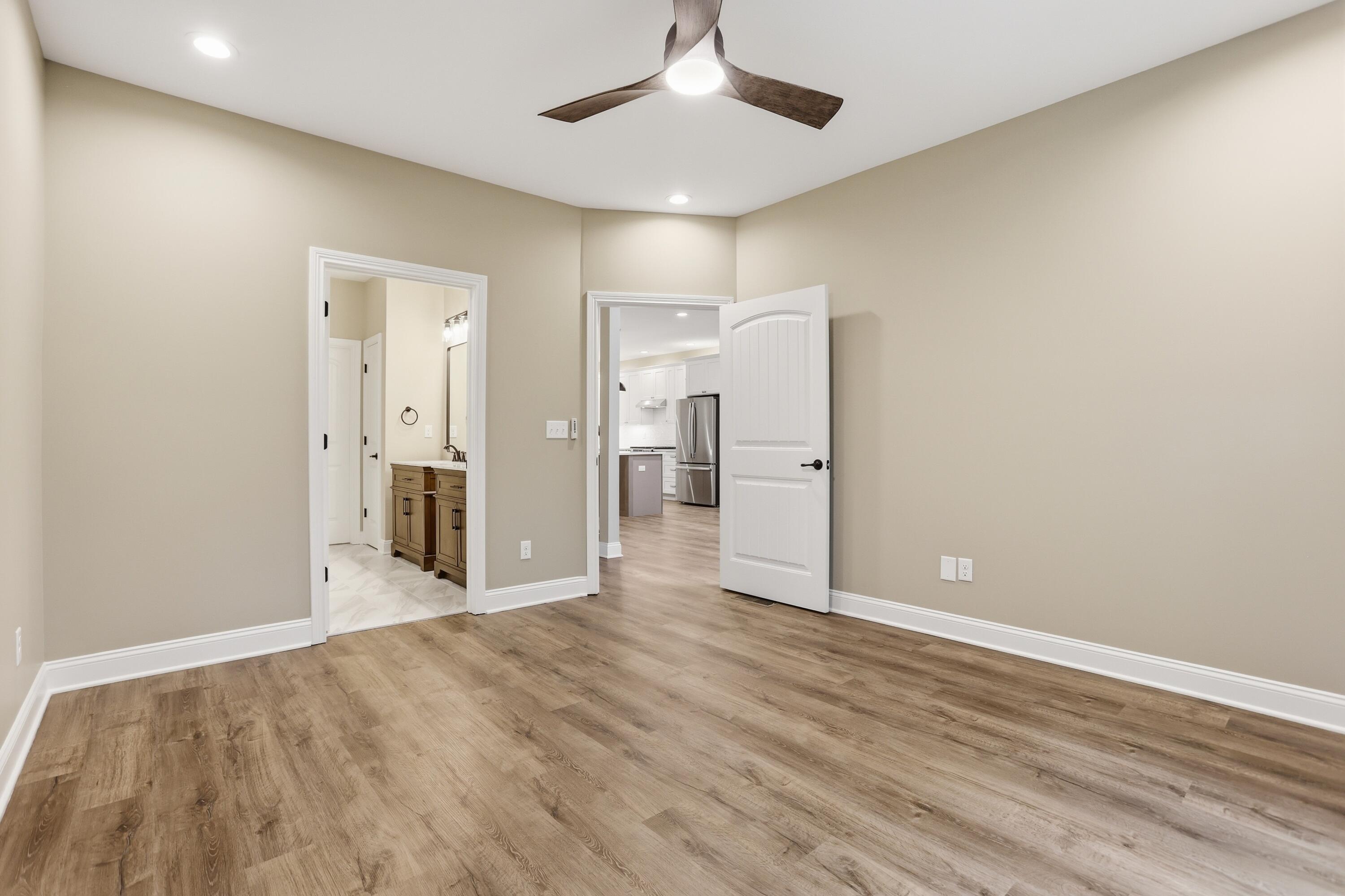240 Sugartree Lane Property Photo 13