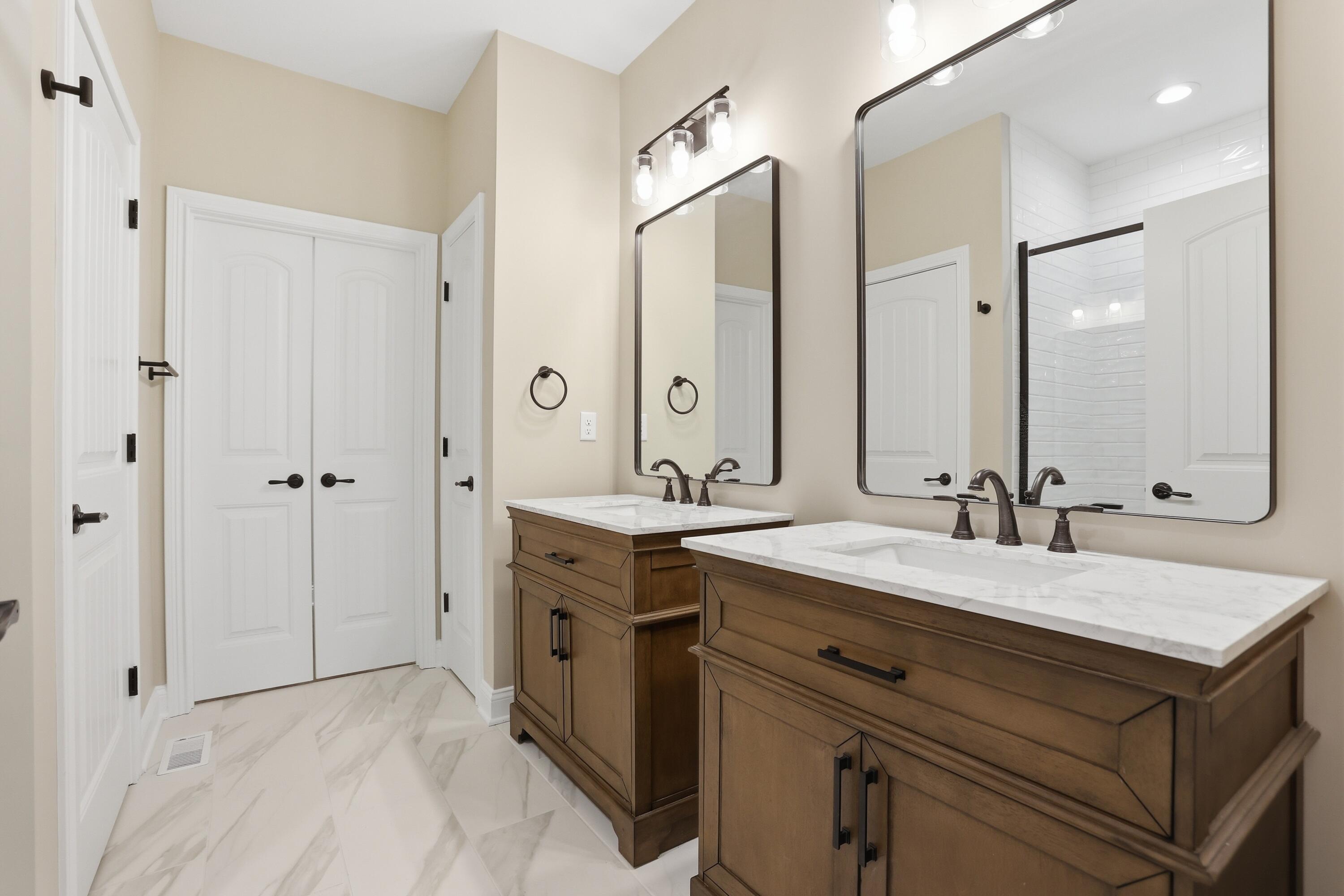 240 Sugartree Lane Property Photo 14