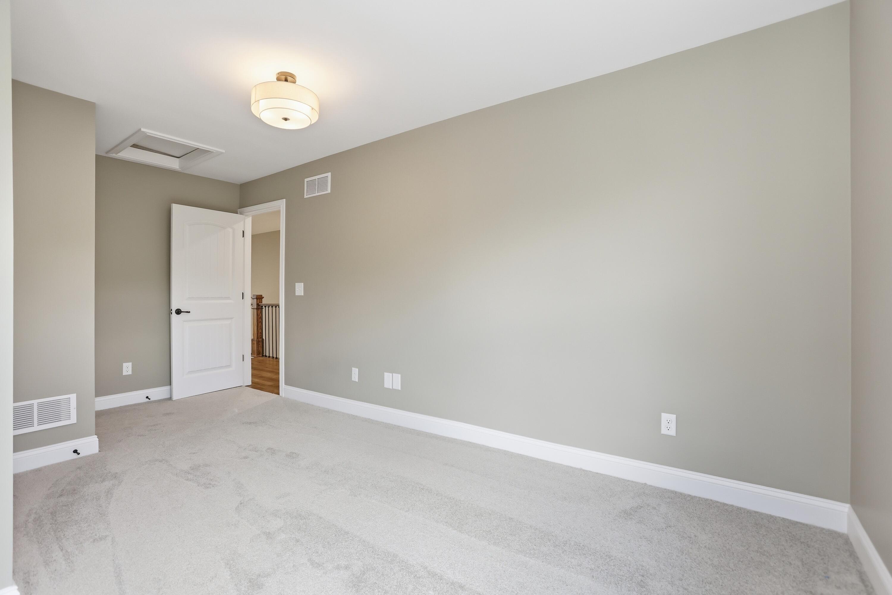 240 Sugartree Lane Property Photo 21