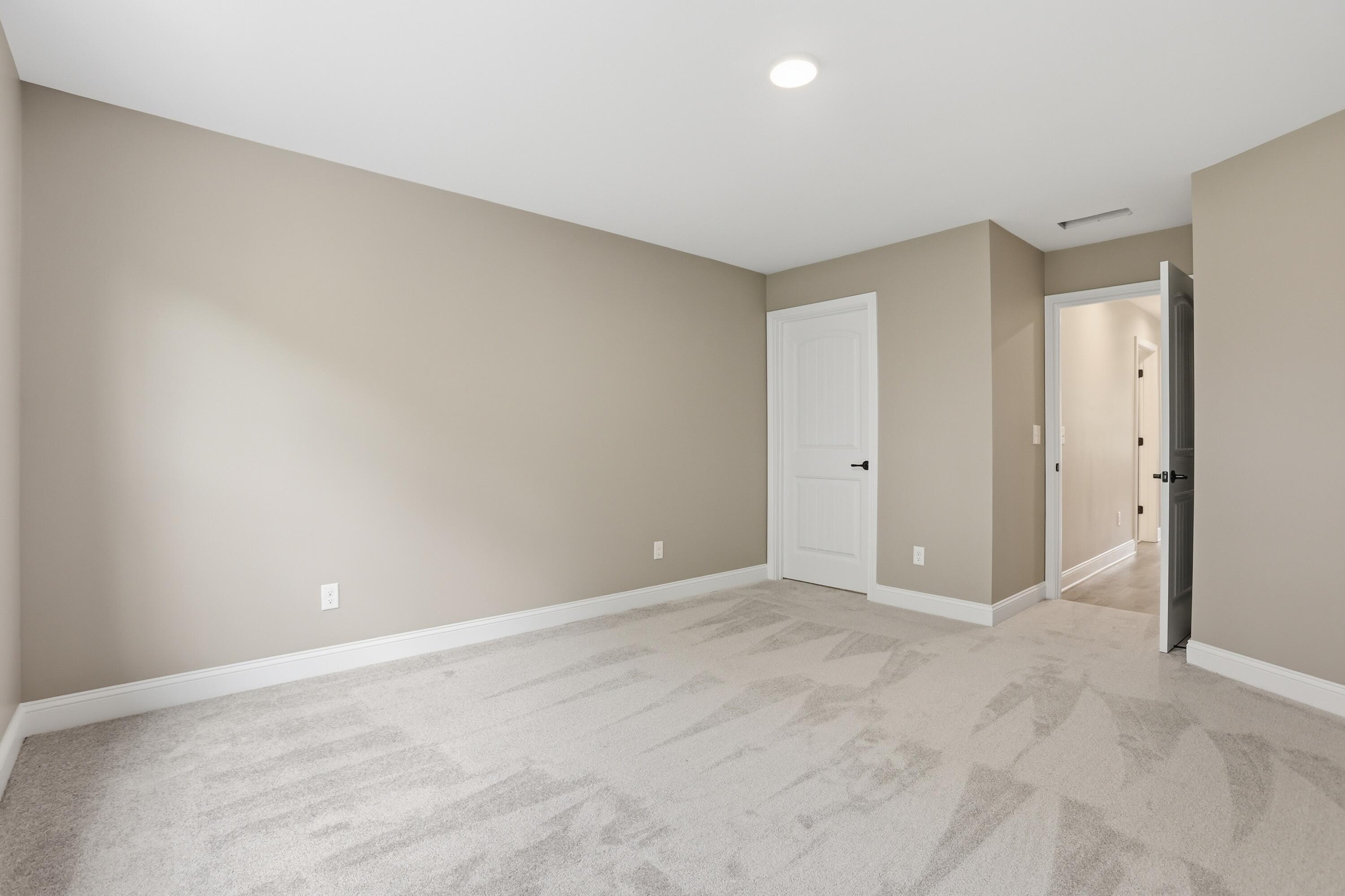 240 Sugartree Lane Property Photo 28