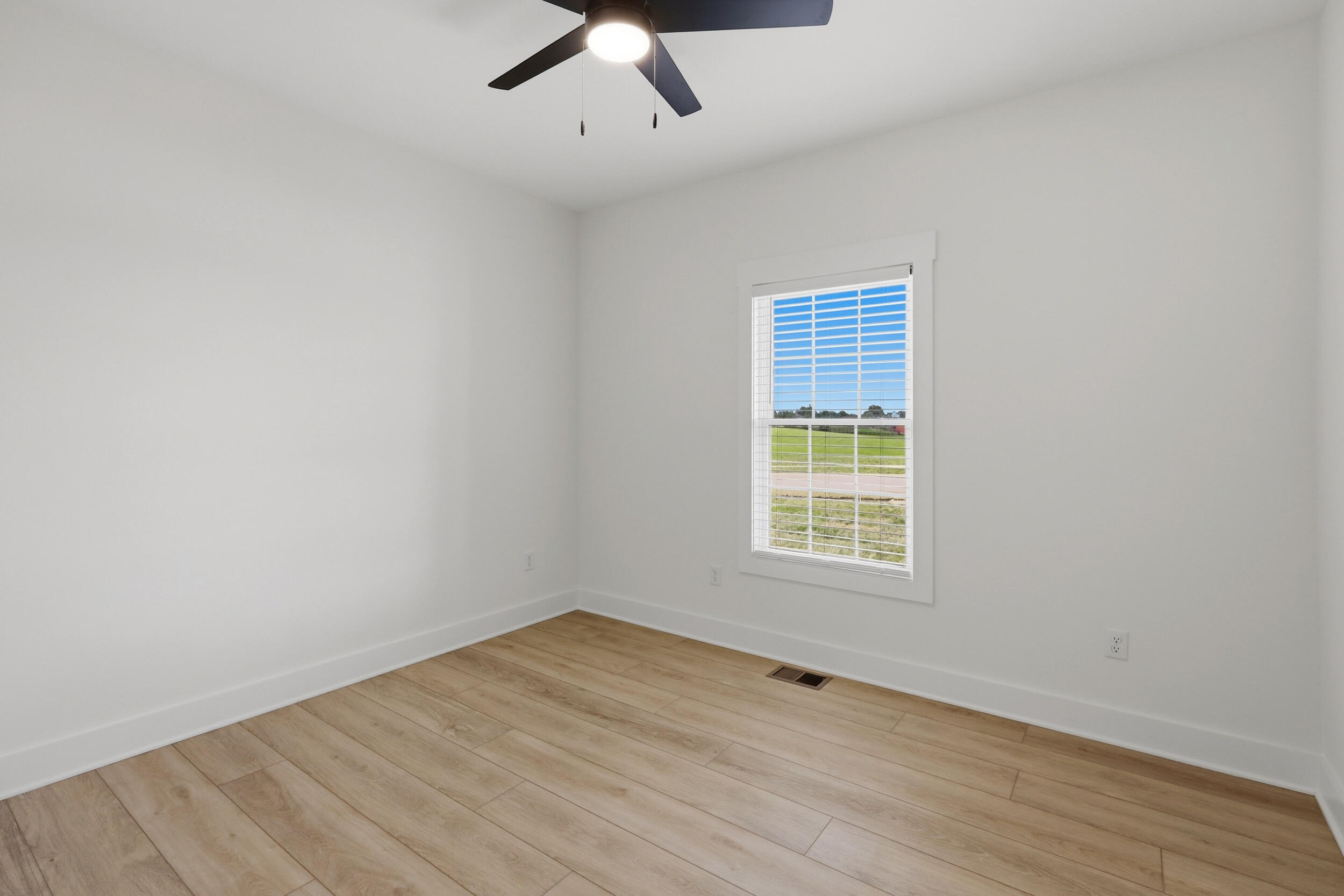 104 Cabela Drive Property Photo 28
