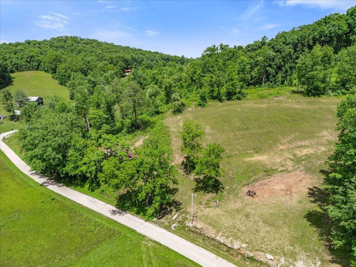 520 Gregory Tuttle Road Property Photo 3