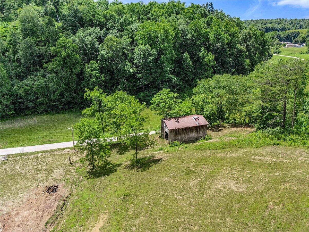 520 Gregory Tuttle Road Property Photo 4
