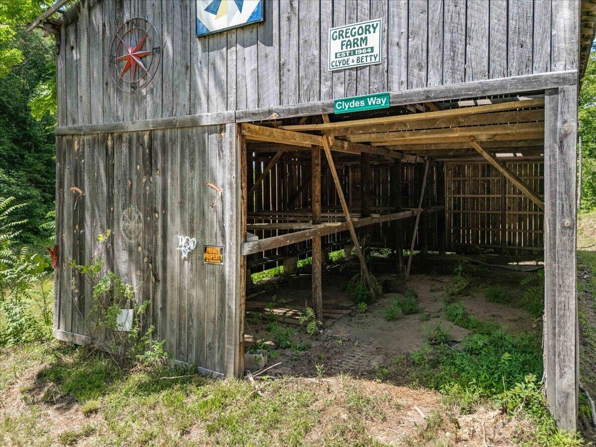 520 Gregory Tuttle Road Property Photo 7